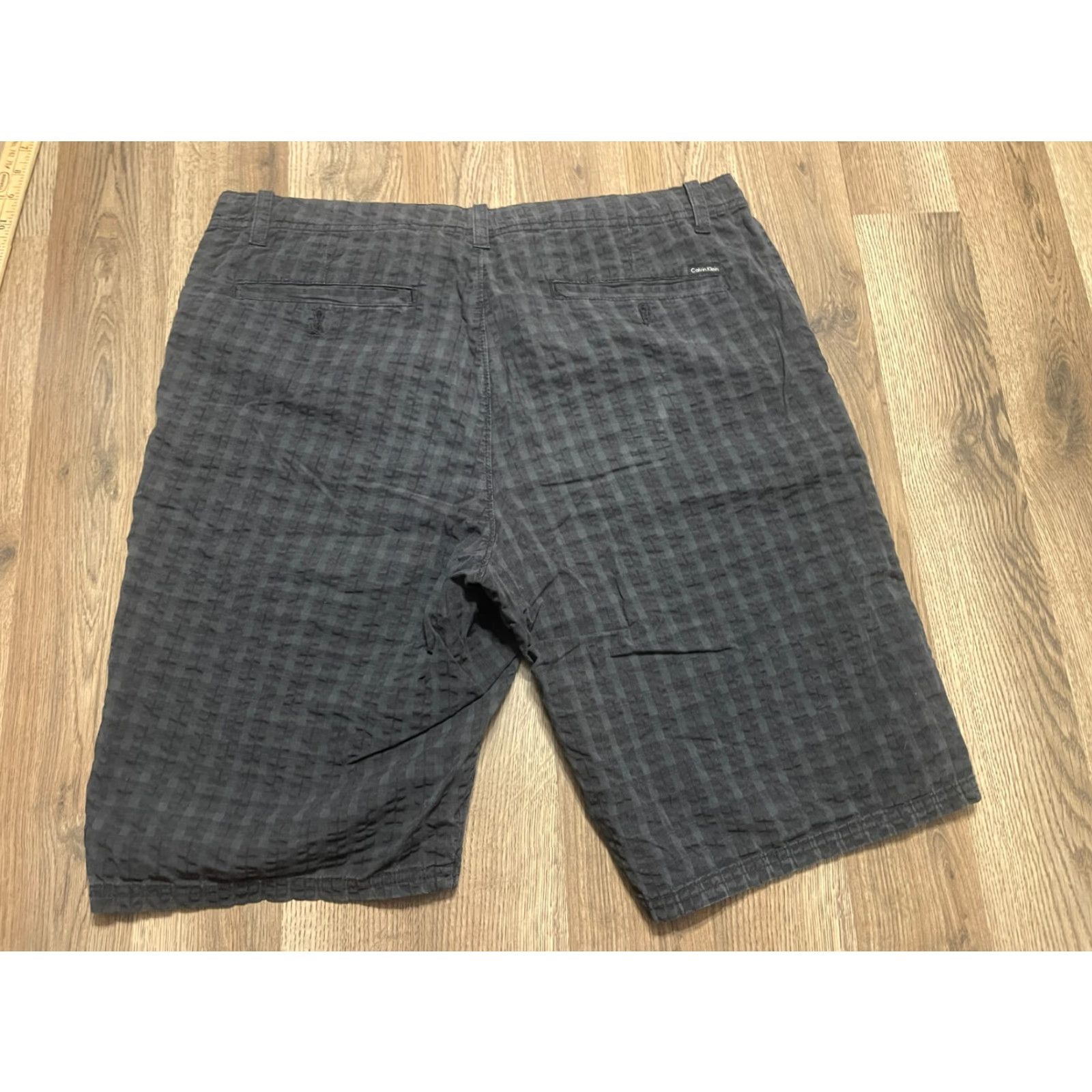 Calvin Klein Calvin Klein Shorts Mens's Size 36 Black Casual Shorts Pockets Size US 36 / EU 52 - 2 Thumbnail