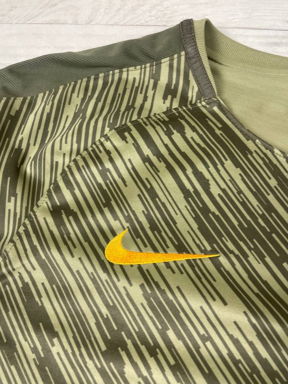 Nike Nike AS Roma 2017 2018 Pre Match Shirt Soccer Jersey Size US L / EU 52-54 / 3 - 6 Thumbnail