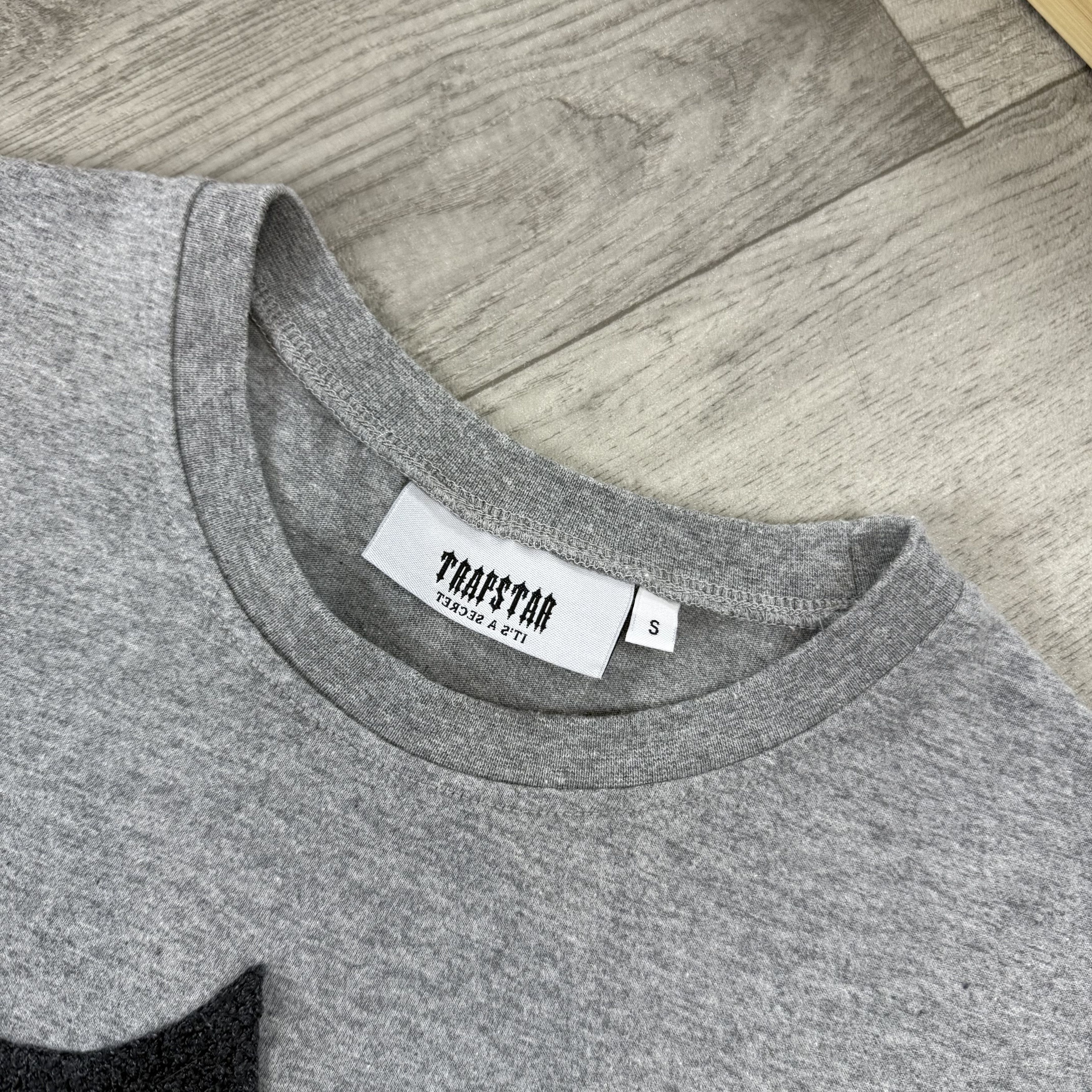 Trapstar London Trapstar "T" Fluffy Logo Grey Tee Shirt Size US S / EU 44-46 / 1 - 6 Thumbnail