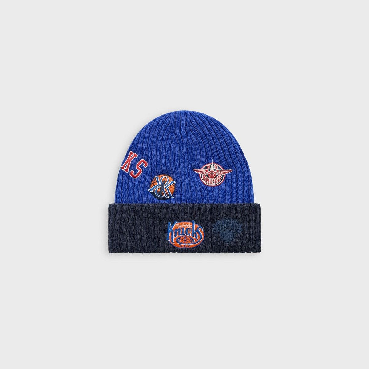 Kith × New Era Kith & New Era New York Knicks All Over Patches Knit Beanie Size ONE SIZE - 3 Thumbnail