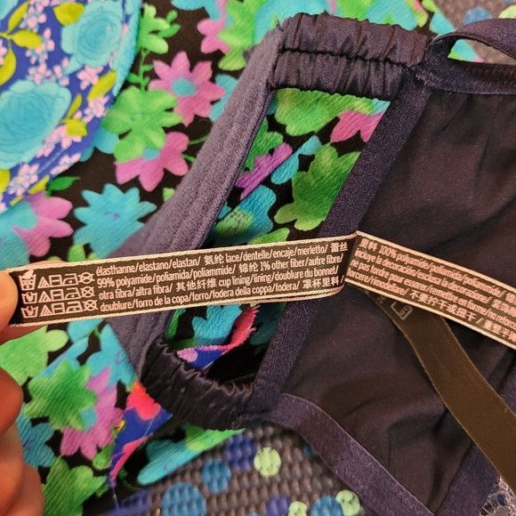 Victoria's Secret Victoria's Secret Navy Blue Unlined Balconette Bra- 32D Size ONE SIZE - 5 Thumbnail
