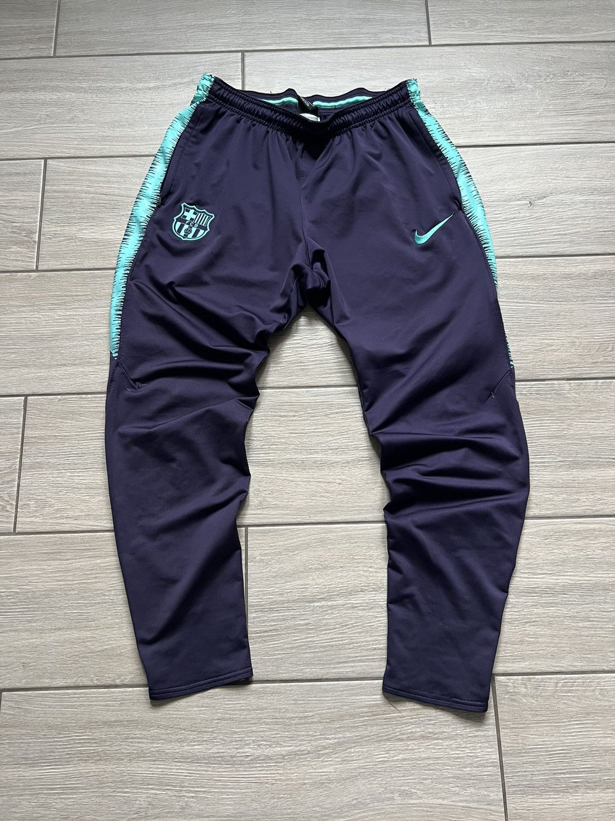Nike Vintage Nike Barcelona Trackpants Long Sleeve Rare Suits Size US 32 / EU 48 - 10 Thumbnail