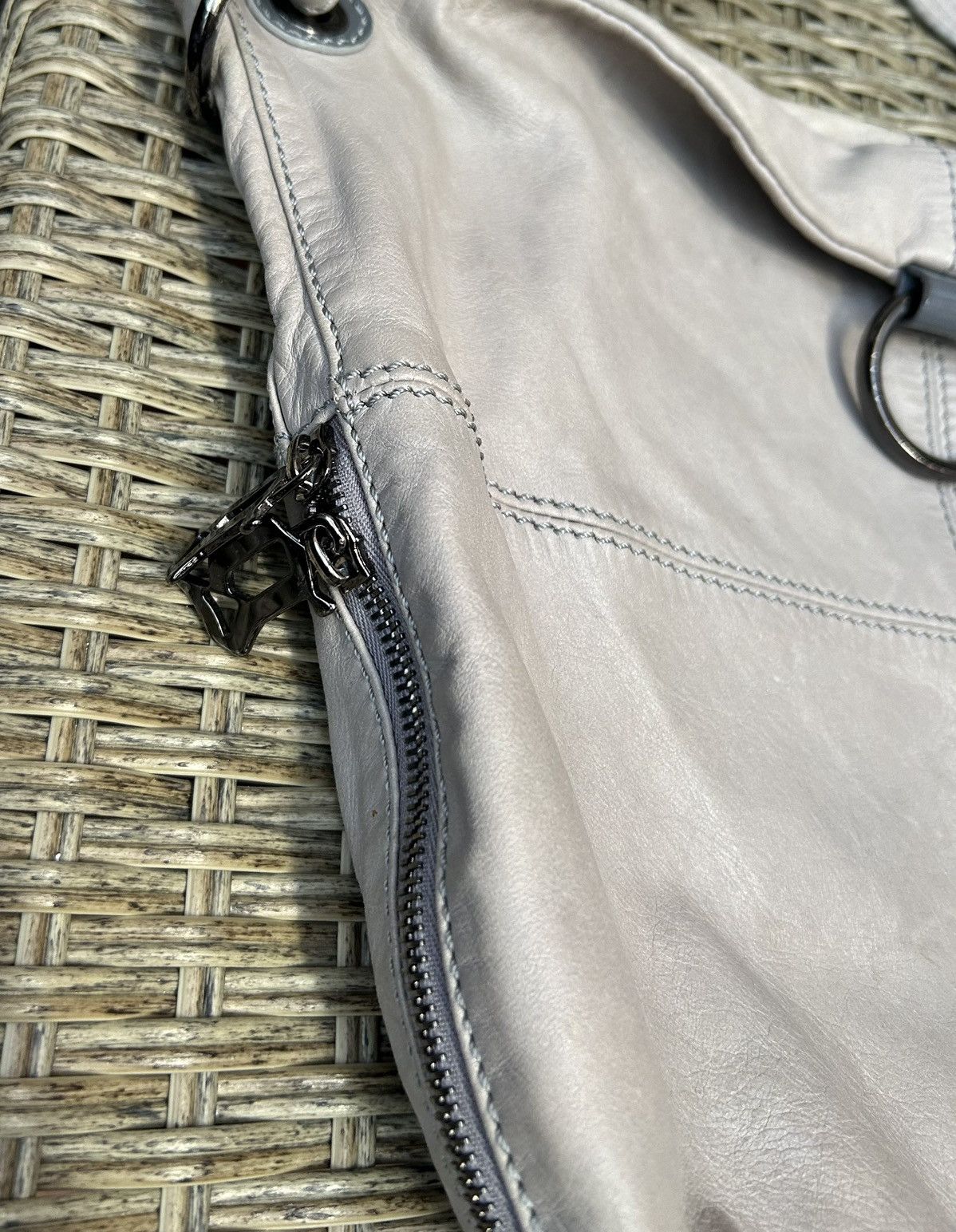 John Galliano × Vintage Vintage Galliano Leather Gray Crossbody Bag Gazette Lining Size ONE SIZE - 7 Thumbnail