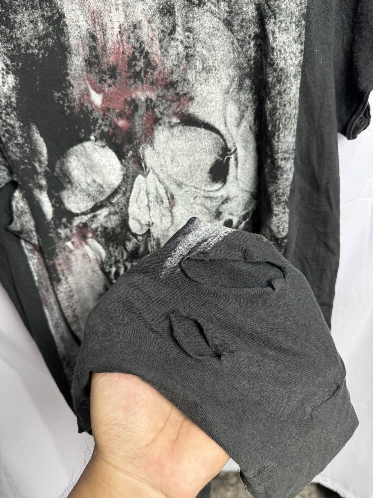 If Six Was Nine × Japanese Brand × Le Grande Bleu (L.G.B.) Japanese Skulls Faded Black Distressed Tess Divided Tees Size US L / EU 52-54 / 3 - 4 Thumbnail