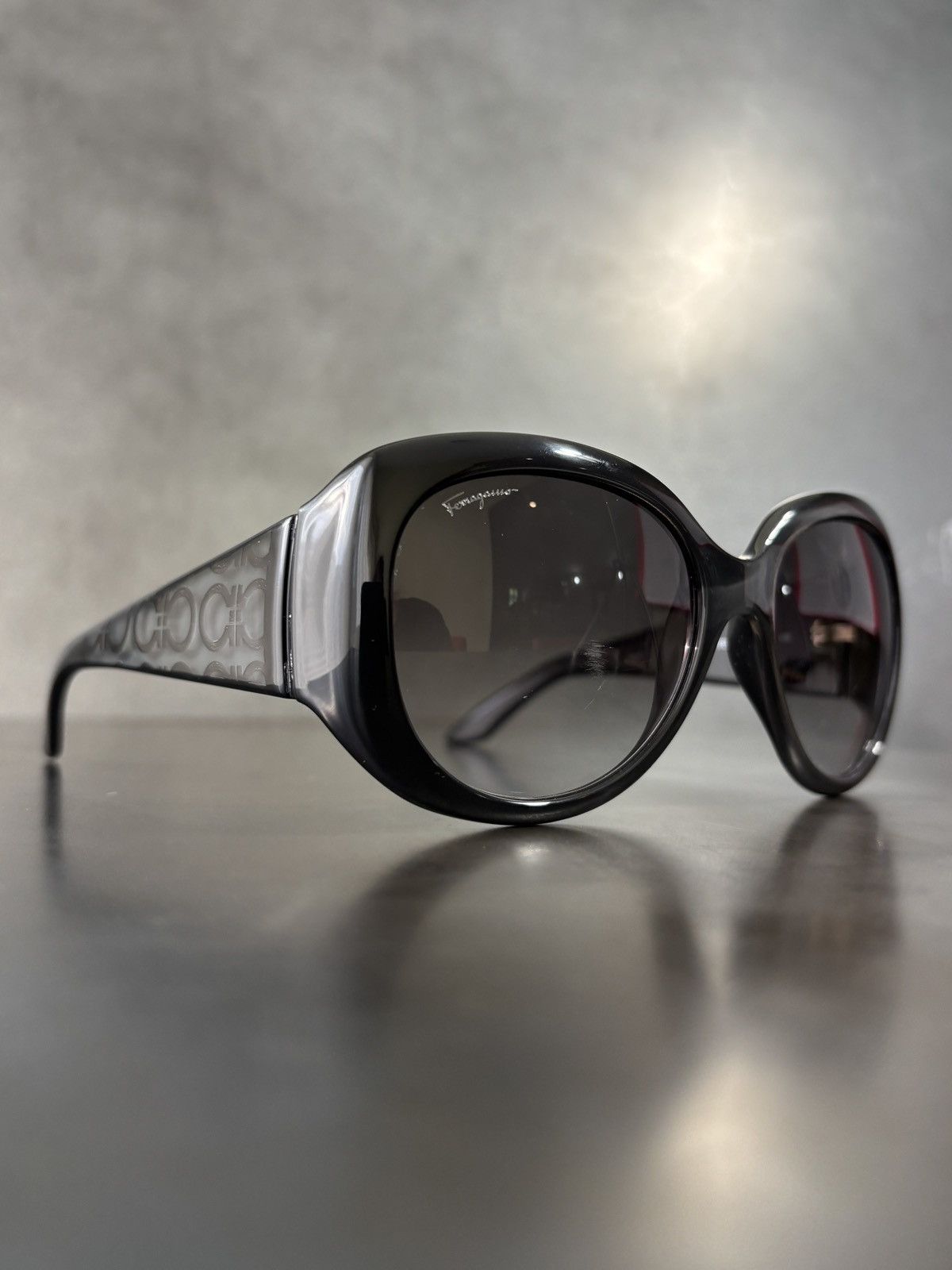 Salvatore Ferragamo 2000s Salvatore Ferragamo Sunglasses SF721S Monogram Vintage Size ONE SIZE - 1 Thumbnail