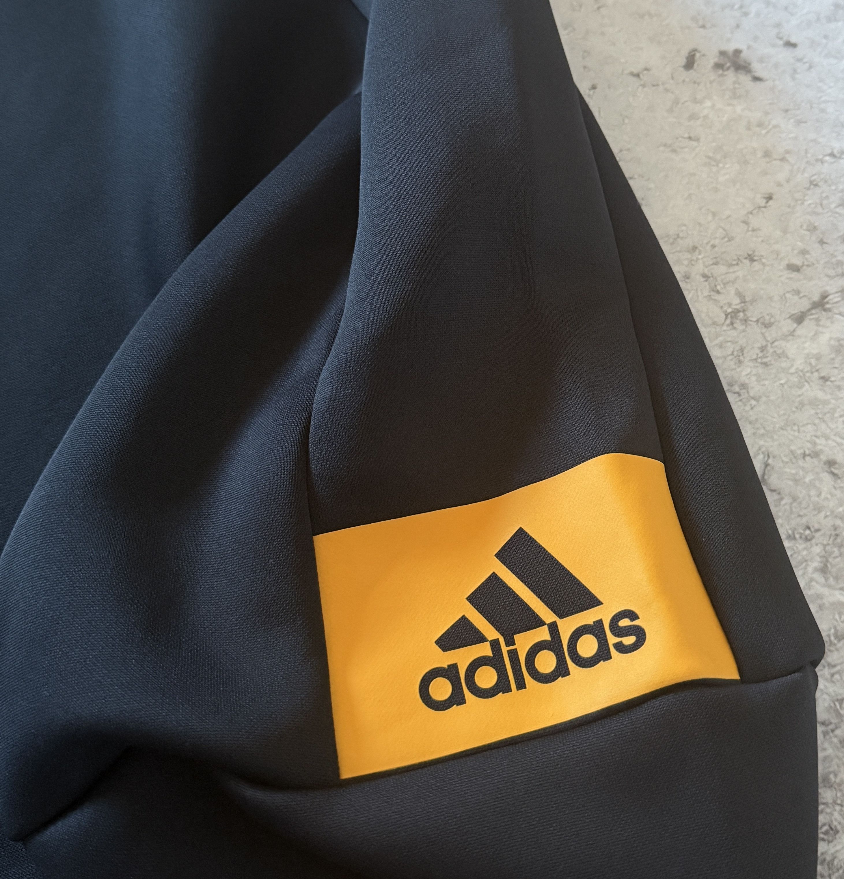 Adidas Pittsburgh Penguins x ADIDAS sweatshirt FJ2146 SIZE L Size US L / EU 52-54 / 3 - 6 Thumbnail
