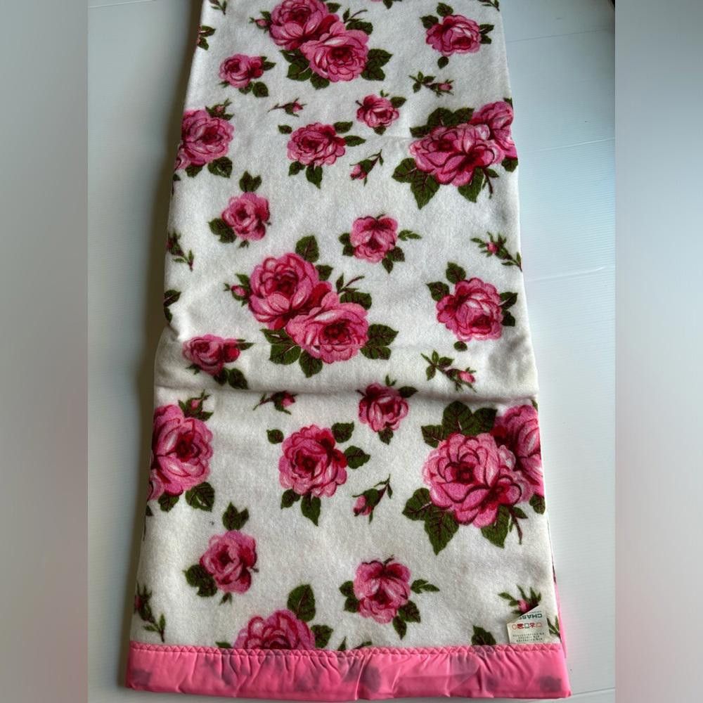 Designer Vintage Throw Blanket with Floral Design Size ONE SIZE - 1 Thumbnail