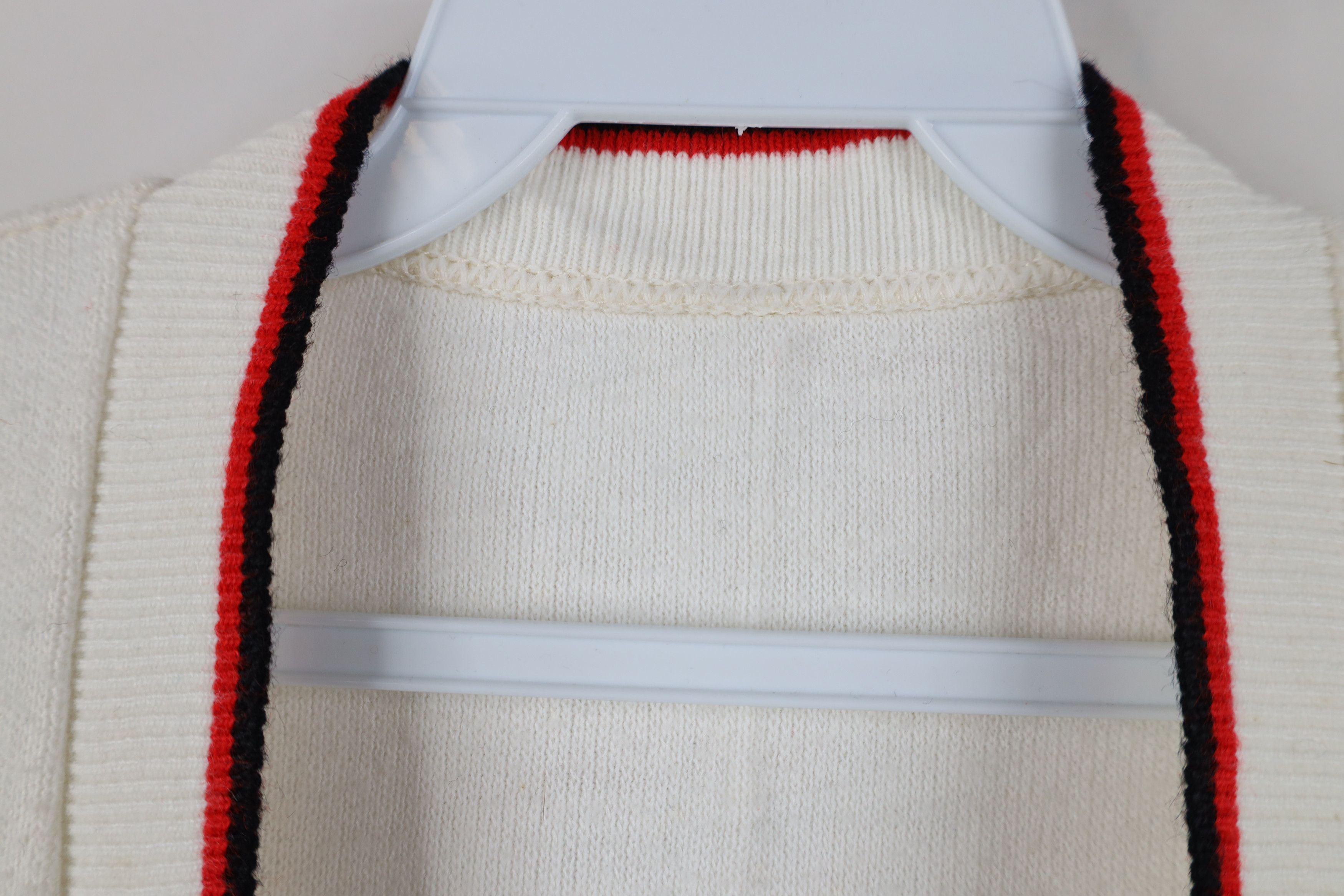 Vintage Vintage 50s Rockabilly Cat Eye Button Soft Knit Sweater Vest Size US M / EU 48-50 / 2 - 9 Thumbnail