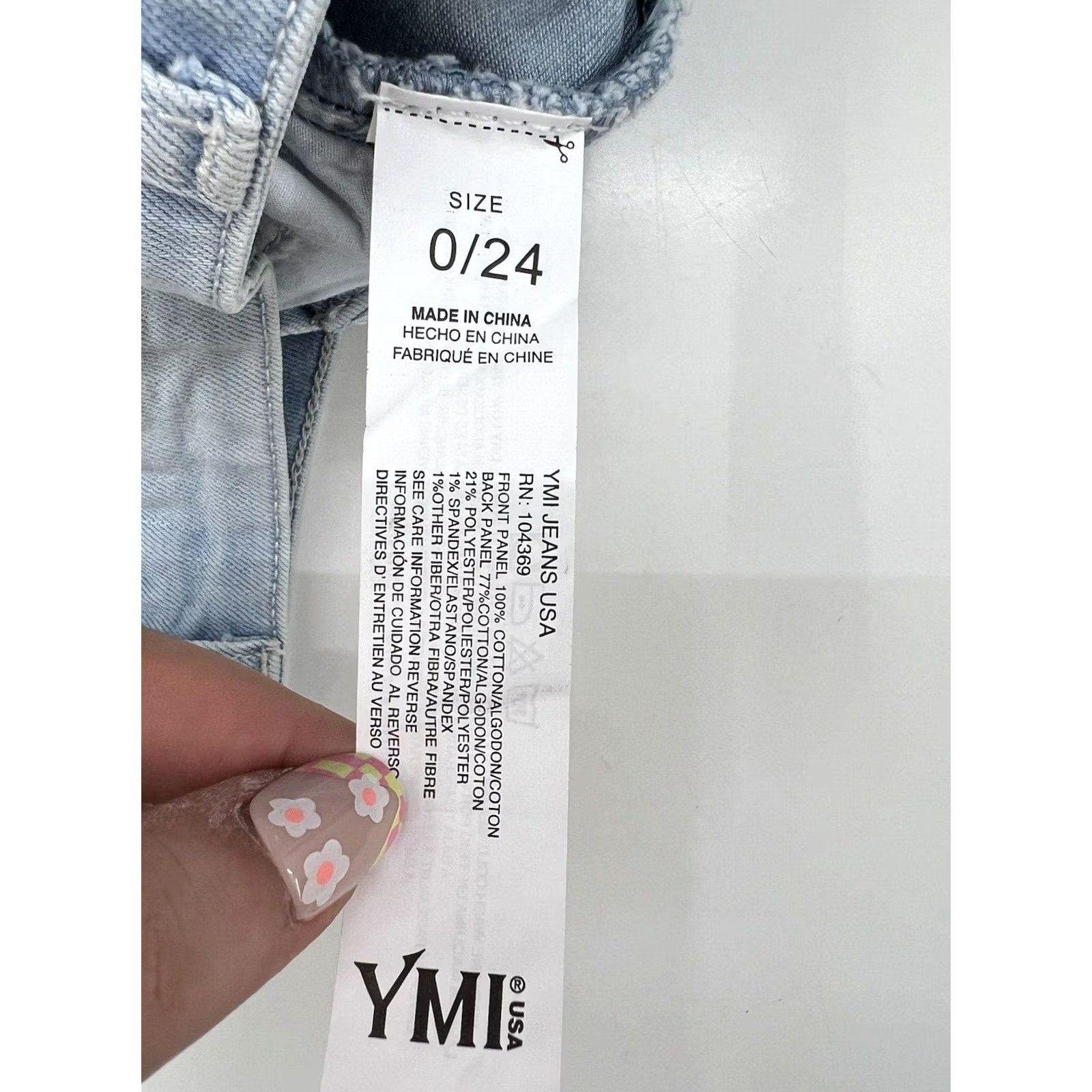 Denime Womens YMI Dream Light Denim Jean Shorts Size 0/24 Blue Slim Cut-Off 5-Pocket Mid Rise 2.0 Inseam 100% Cotton Shorts Size 25" / US 0 / IT 36 - 5 Thumbnail