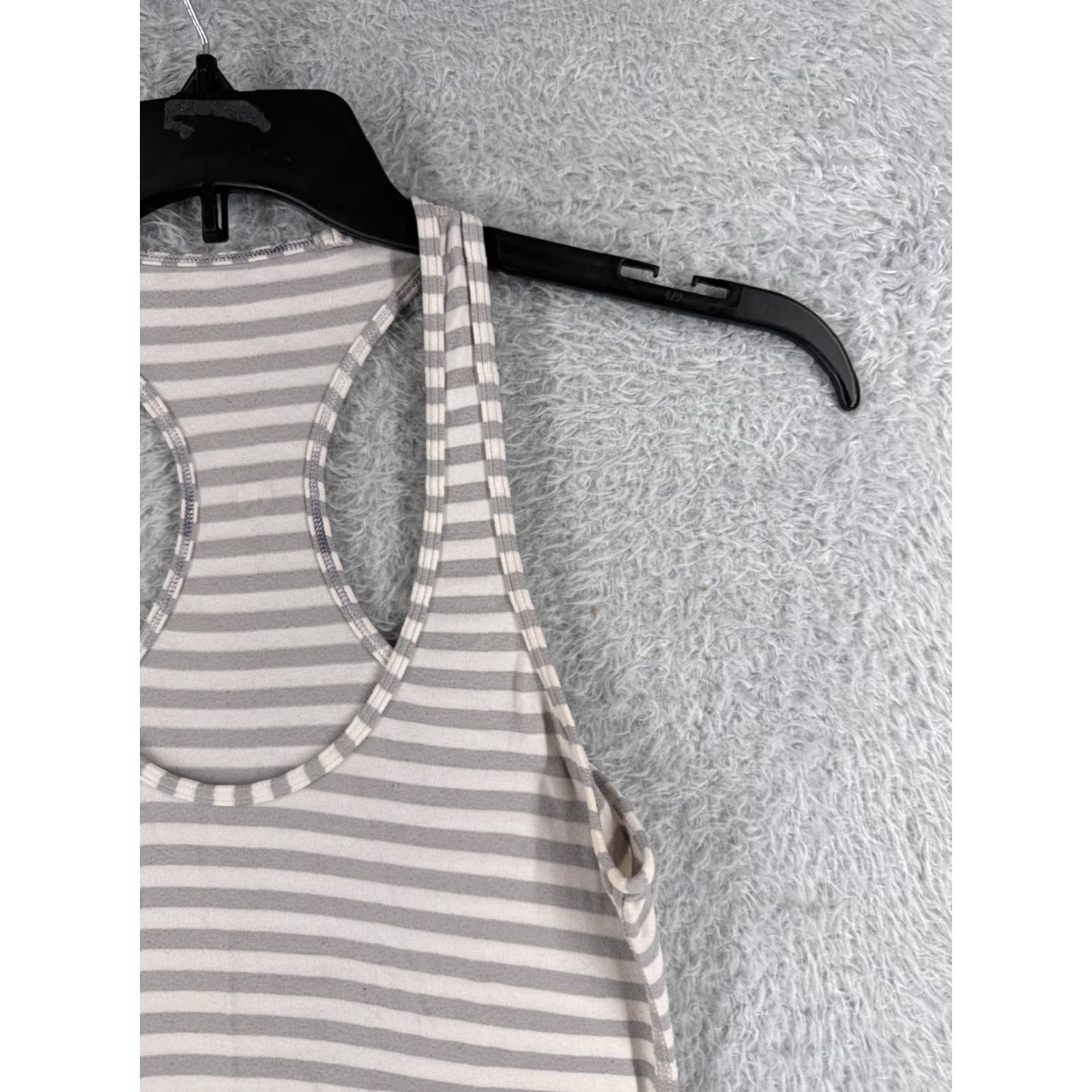 Lululemon Lululemon Shirt Women 2 Gray Sleeveless Racerback Tank Casual Basic All Seasons" Size XS / US 0-2 / IT 36-38 - 2 Thumbnail