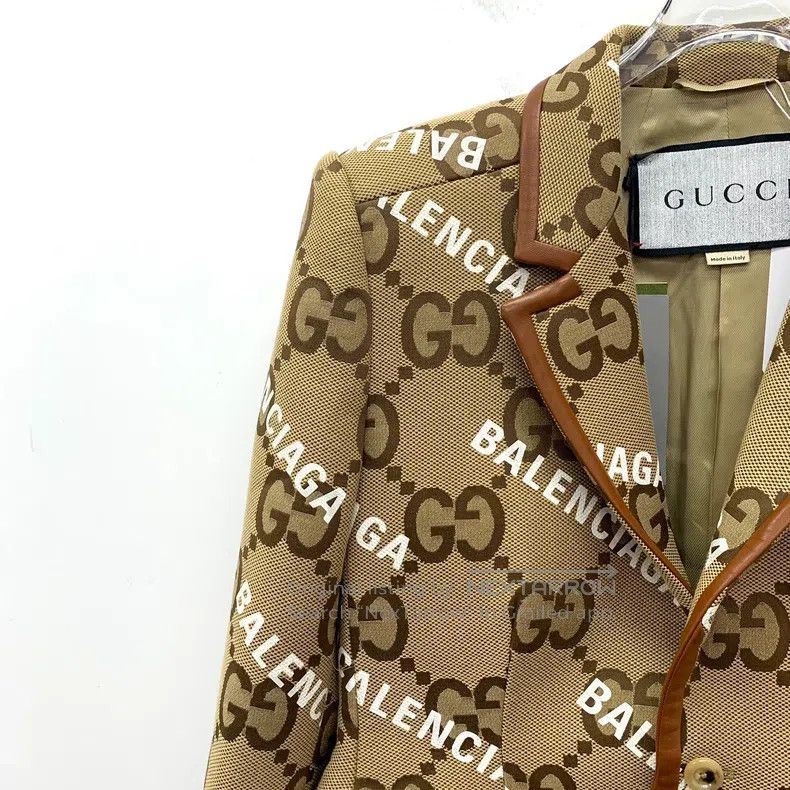 Gucci Gucci Co-branded The Hacker Project series brown logo full Size US M / EU 48-50 / 2 - 3 Thumbnail