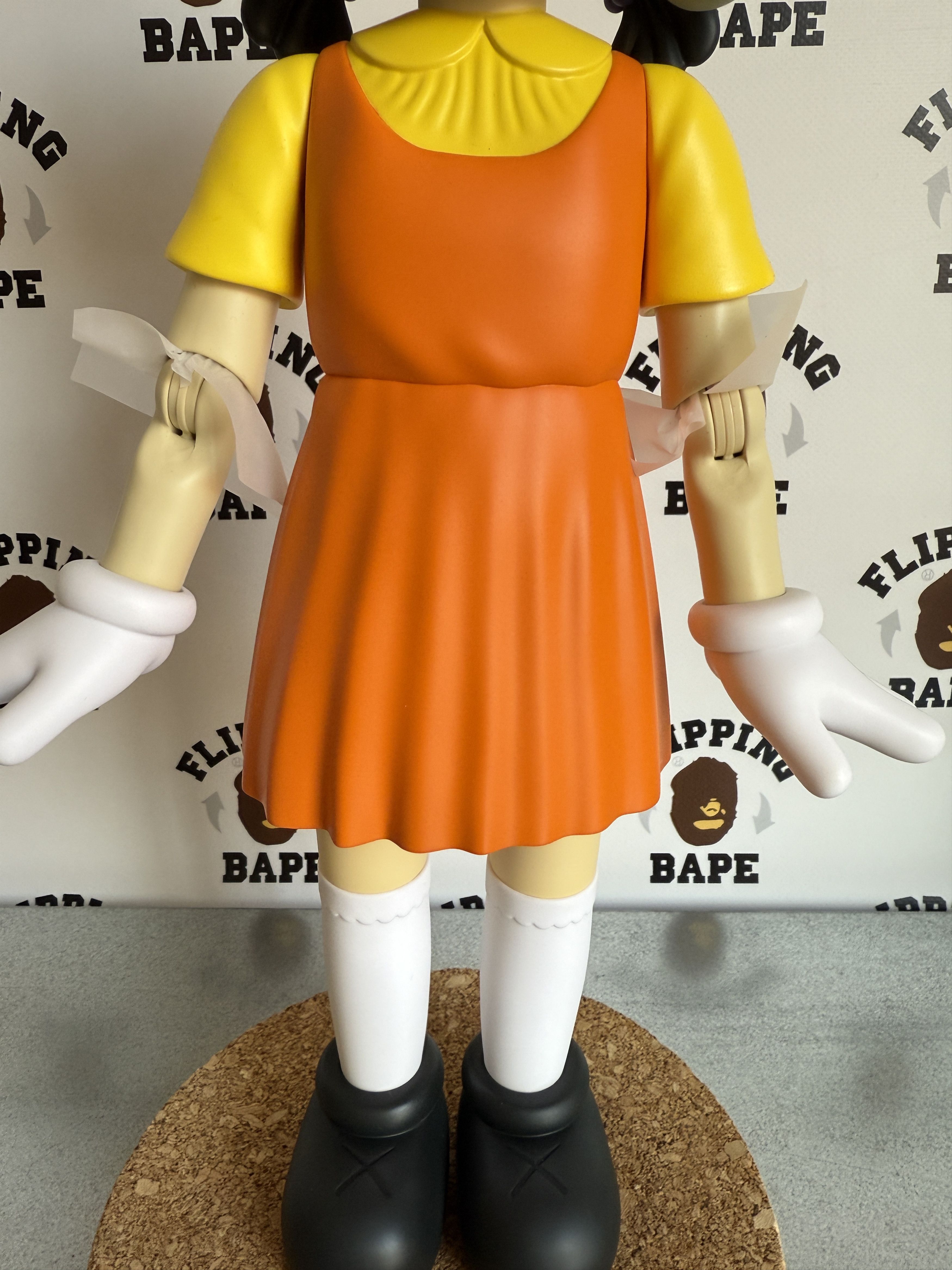Kaws KAWS YOUNG-HEE Figure (Coloured) Size ONE SIZE - 5 Thumbnail