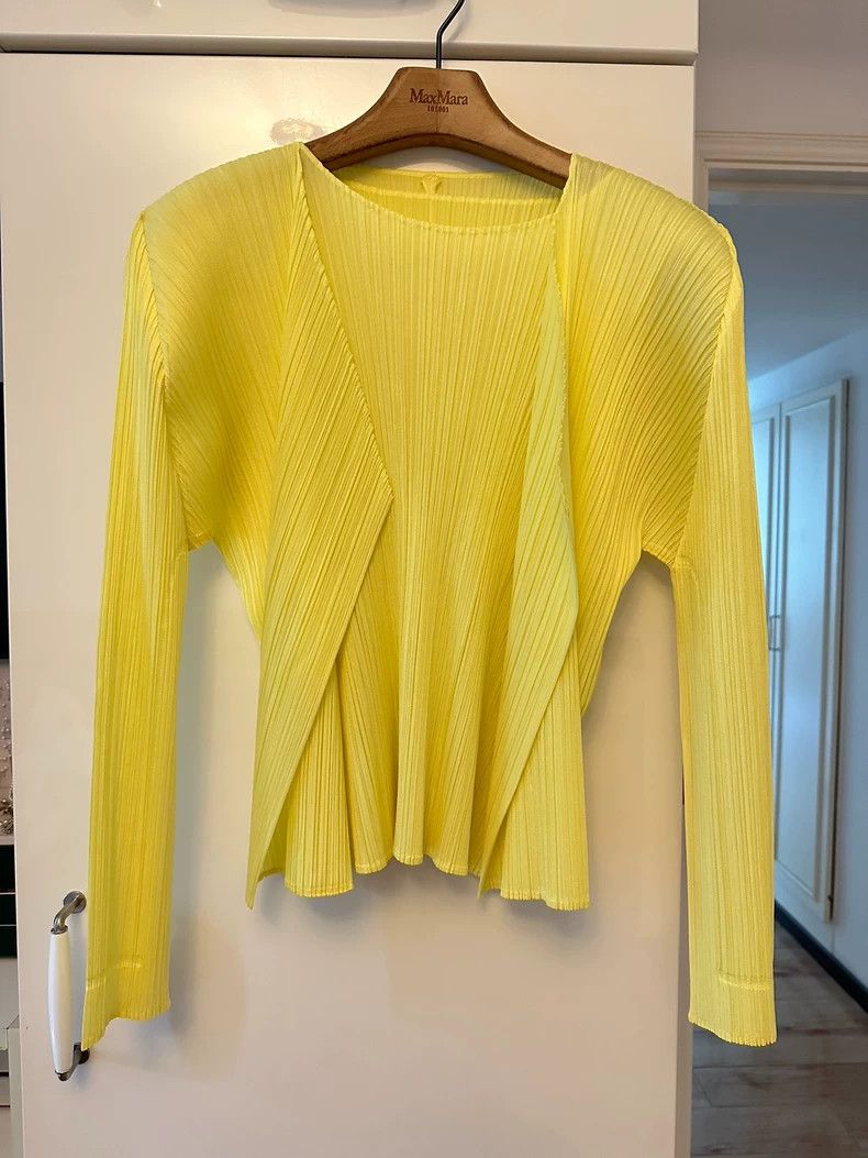 Issey Miyake Issey Miyake Yellow pleated cardigan Size XL / US 12-14 / IT 48-50 - 1 Thumbnail