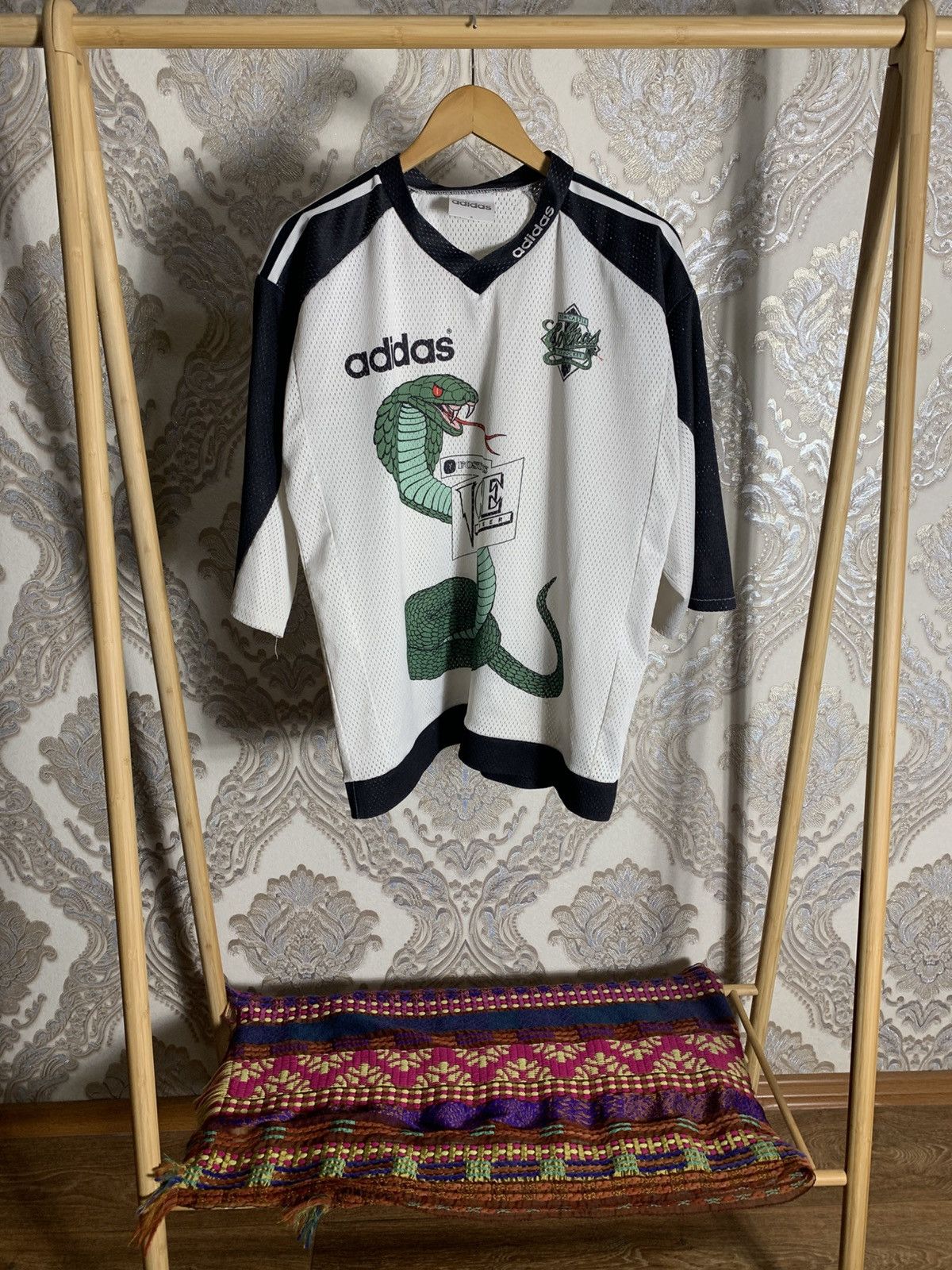 Adidas VINTAGE ADIDAS NEW CASTLE RETRO HOCKEY JERSEY BLOKE Y2K 90s Size US S / EU 44-46 / 1 - 1 Thumbnail
