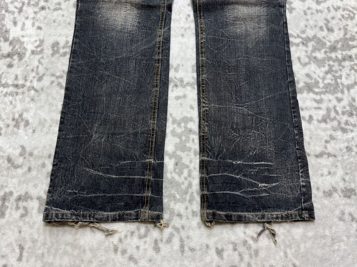 Japanese Brand Vintage Lowbox Flare Acid Wash Paint Splash Distressed Jeans Size US 35 - 7 Thumbnail