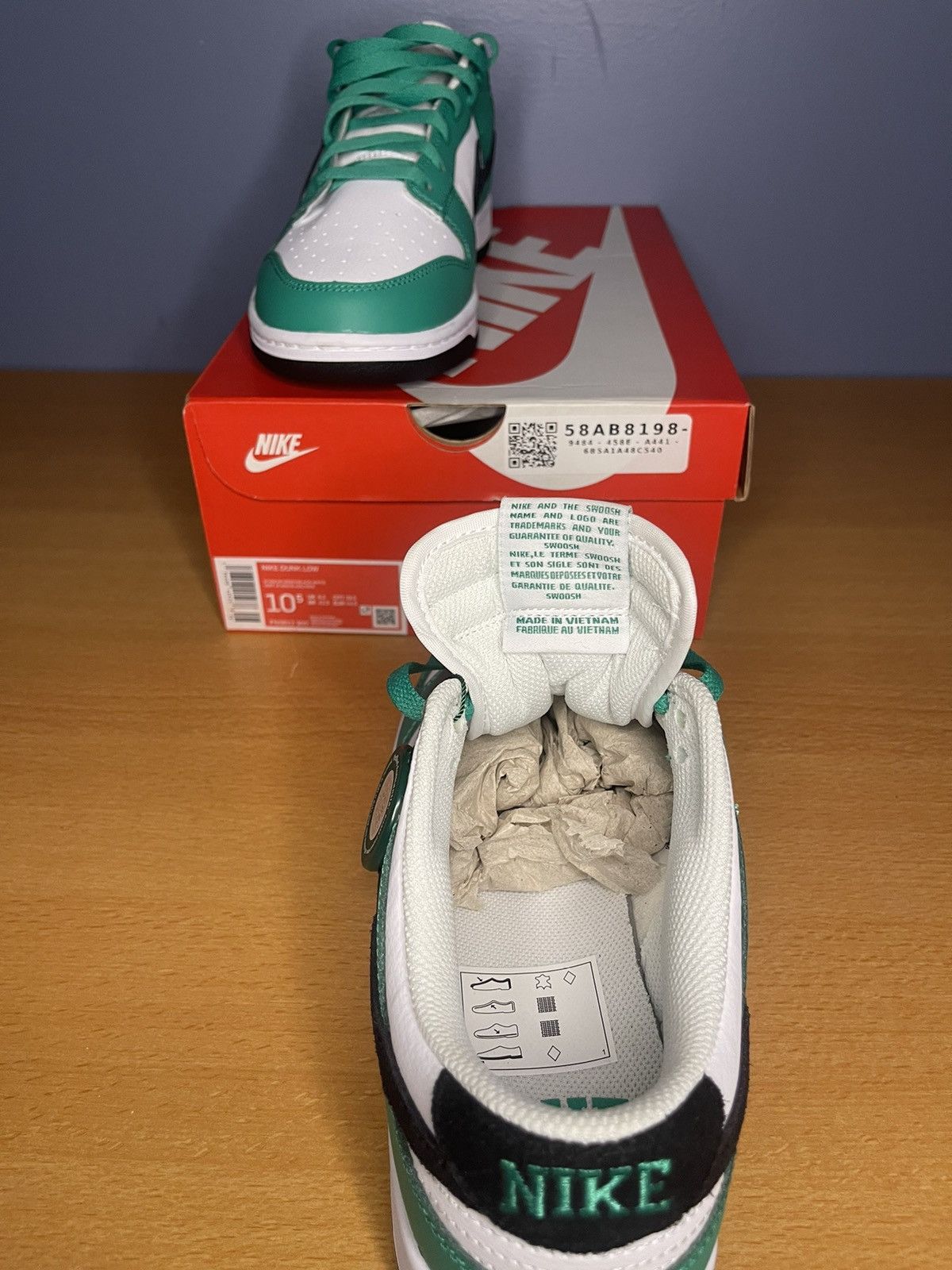 Nike Nike Dunk Low “Celtics” Size US 10.5 / EU 43-44 - 10 Thumbnail