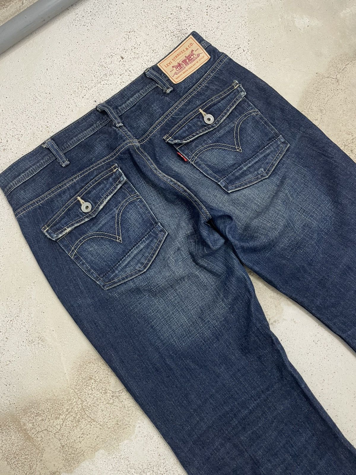 Levi's Levis Whiskering Flare Unisex Button Backpocket Size US 32 / EU 48 - 10 Thumbnail