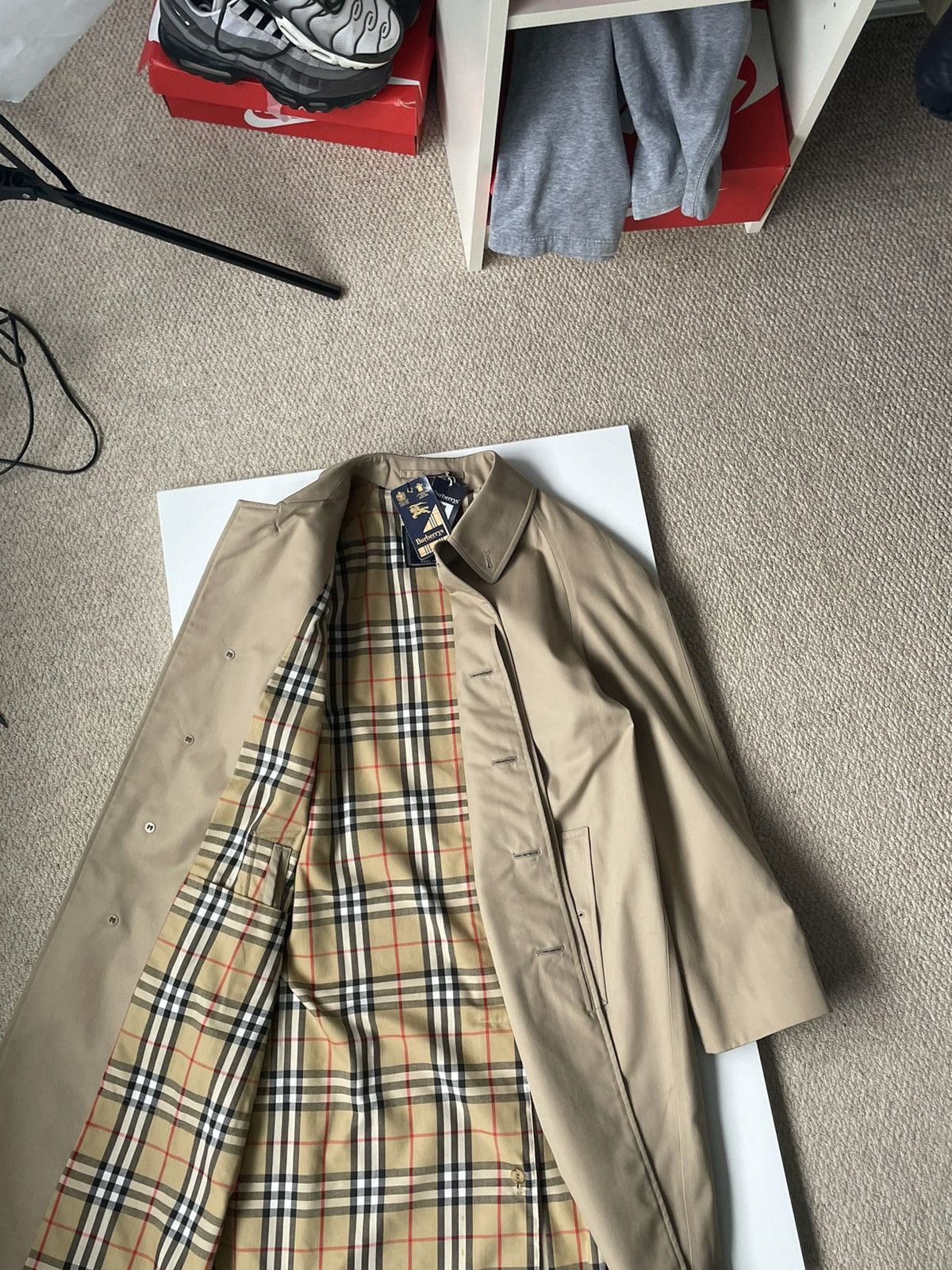 Burberry Bnwt vintage 90’s Burberry trench coat (rare) with scarf Size US S / EU 44-46 / 1 - 2 Thumbnail