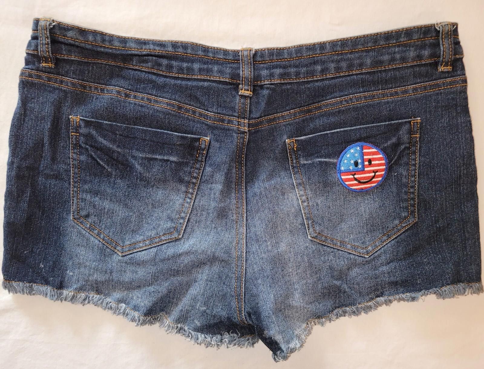 Designer No Boundries juniors size 13 jean shorts Size 30" / US 8 / IT 44 - 4 Thumbnail