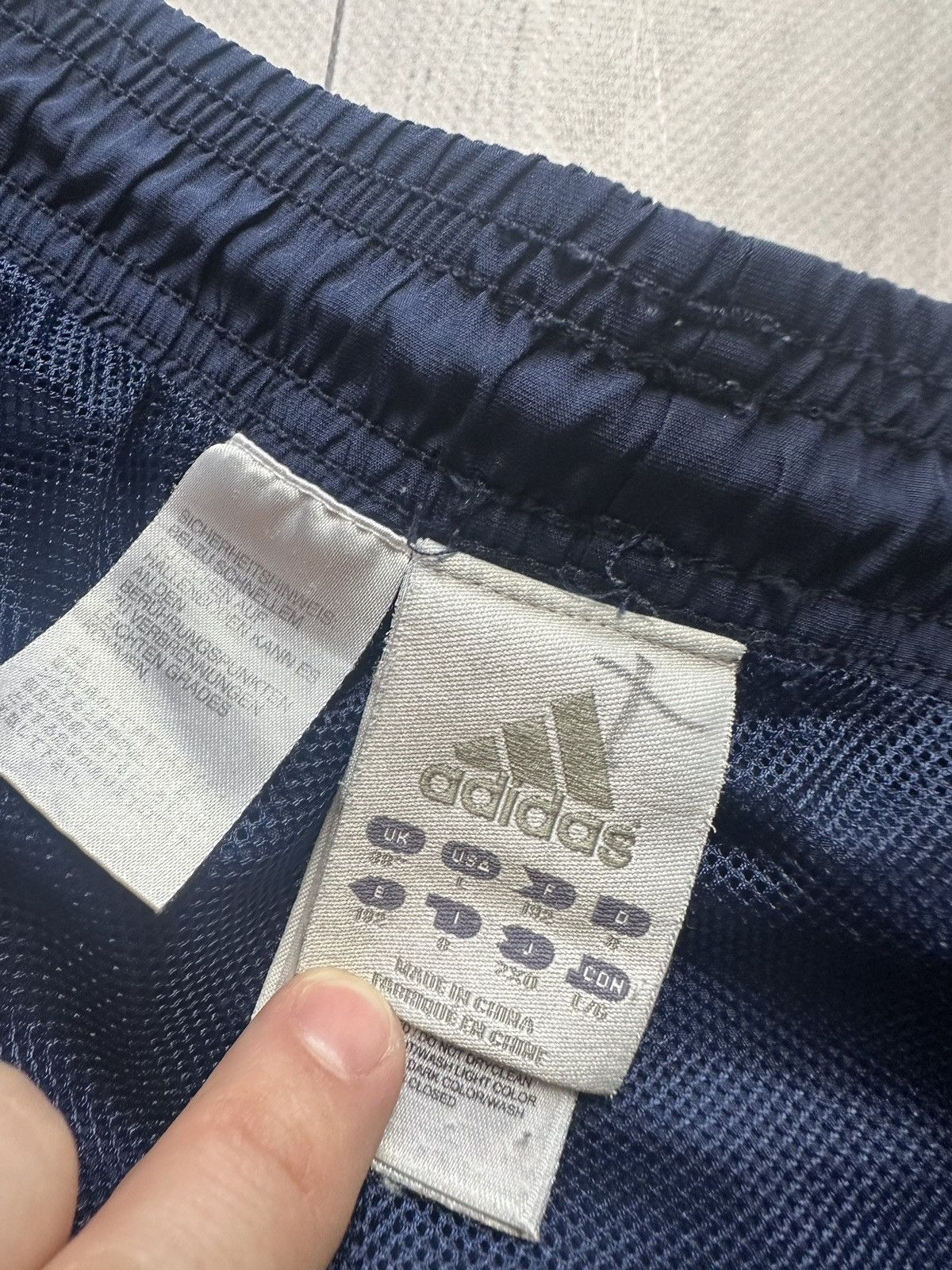 Adidas × Chelsea Soccer × Vintage Vintage adidas Chelsea soccer pants gold stripes rare L/XL Size US 36 / EU 52 - 7 Thumbnail