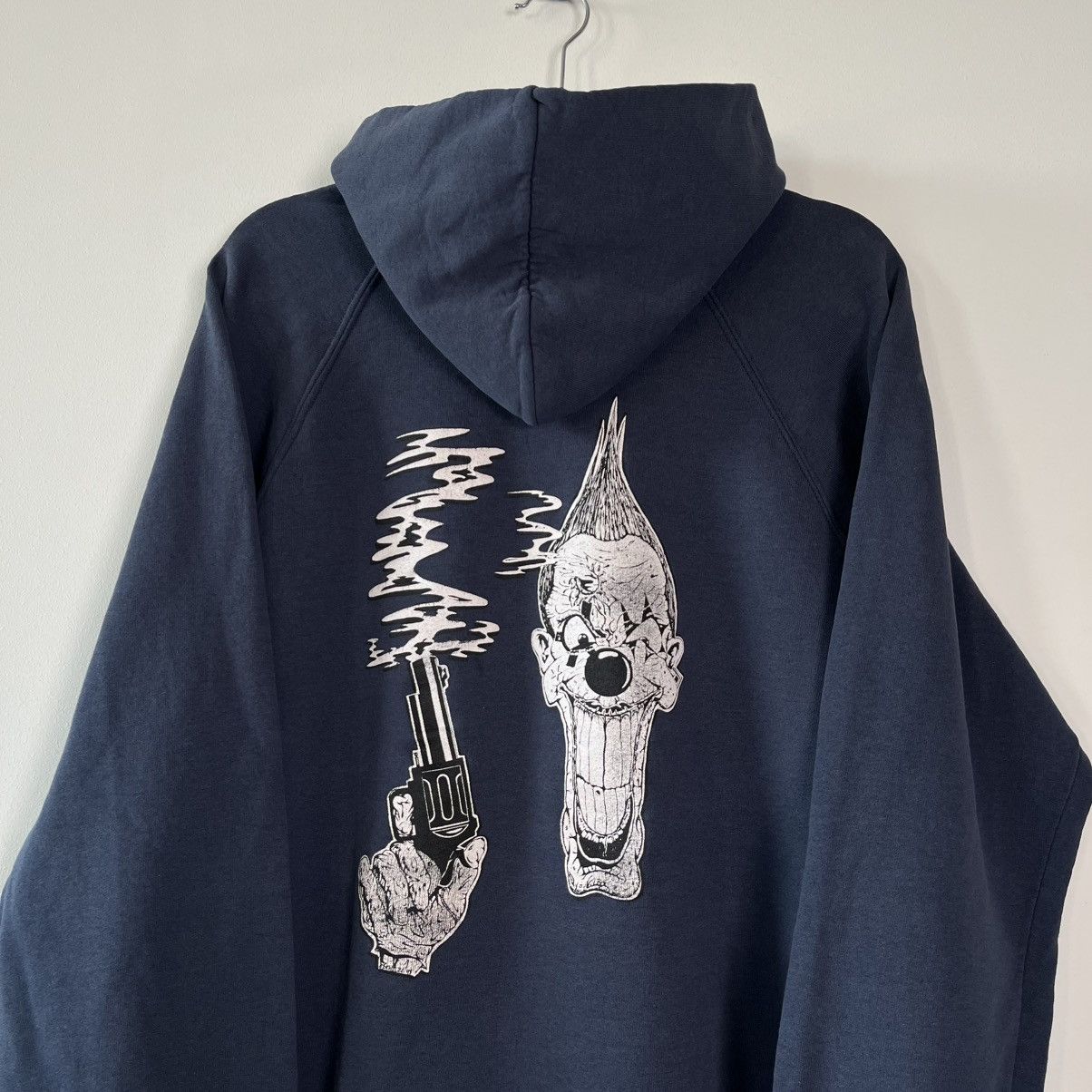 Vintage Dark Graphic Hoodie with Gun & Clown Print - Edgy Streetwear Size US XL / EU 56 / 4 - 7 Thumbnail