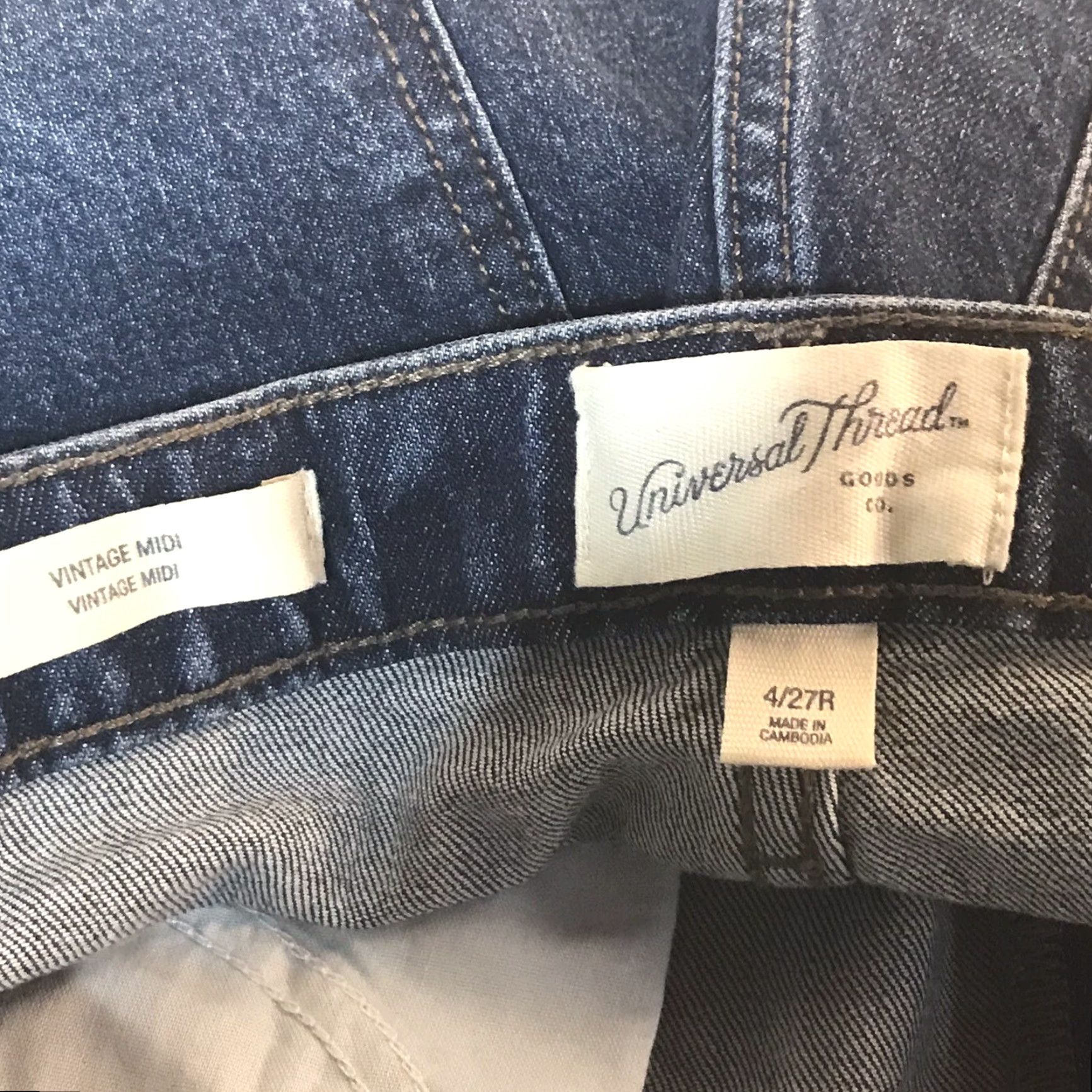 Vintage Universal Thread Dark Wash Midi Shorts Womens Size 4 Blue Stretch Casual Everyday Size 27" / US 4 / IT 40 - 6 Thumbnail