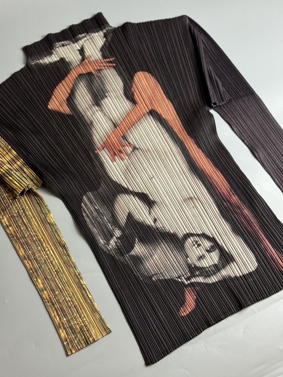 Issey Miyake 1996 Pleats Please Guest Artist No. 1 “Yasumasa Morimura” Size L / US 10 / IT 46 - 5 Thumbnail