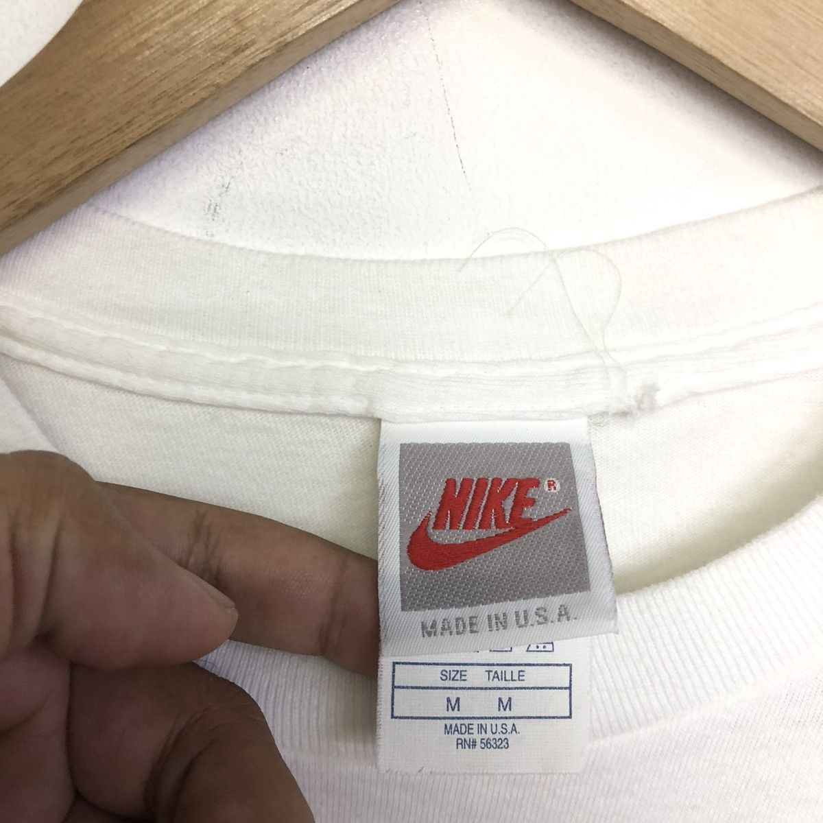 Nike VINTAGE 90 NIKE HOOP HEROES SIR CHARLES BARKLEY ARTWORK TEE Size US M / EU 48-50 / 2 - 10 Thumbnail