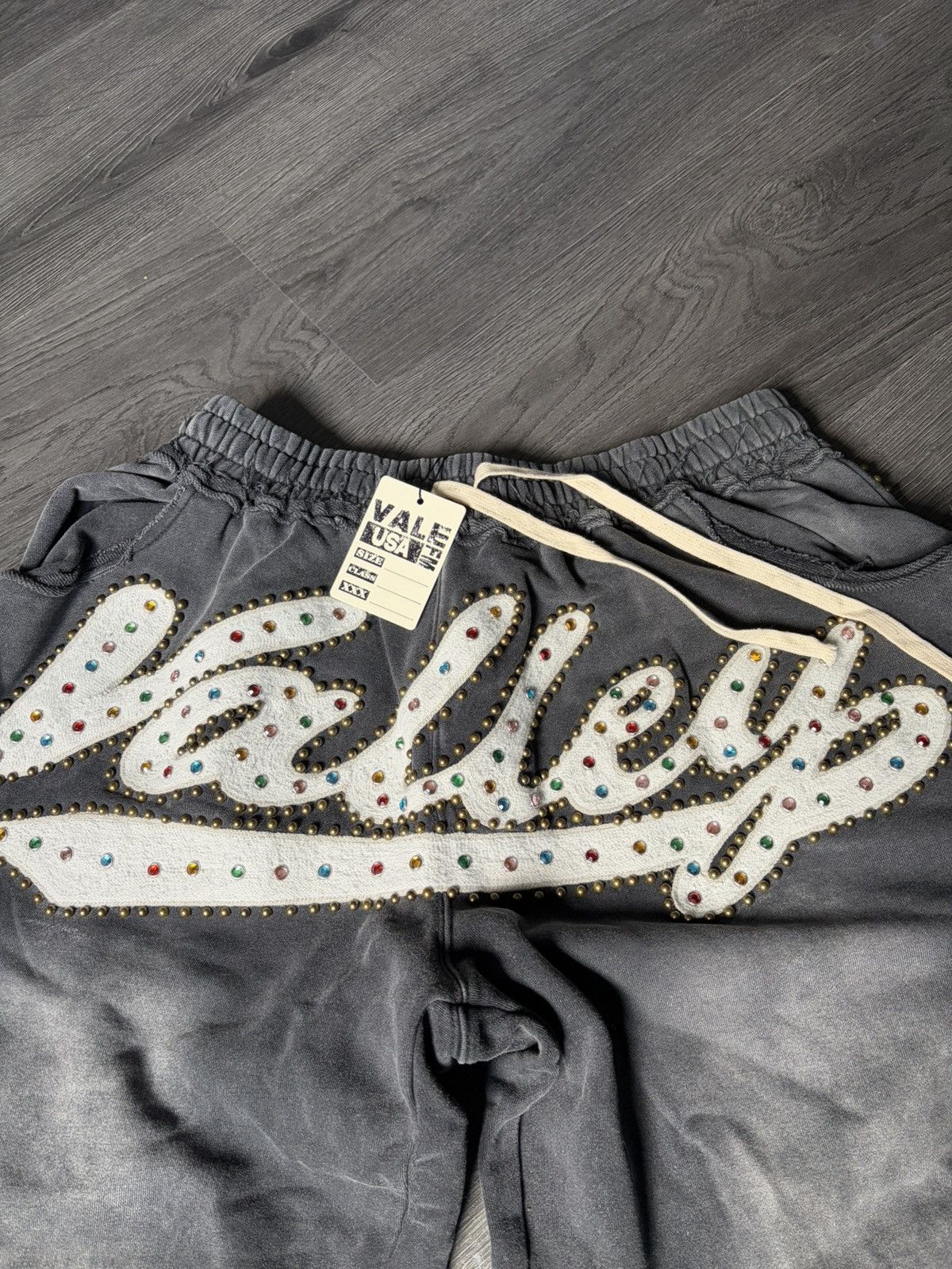 Vale Vale forever skittles sweats sz M Size US 32 / EU 48 - 2 Thumbnail