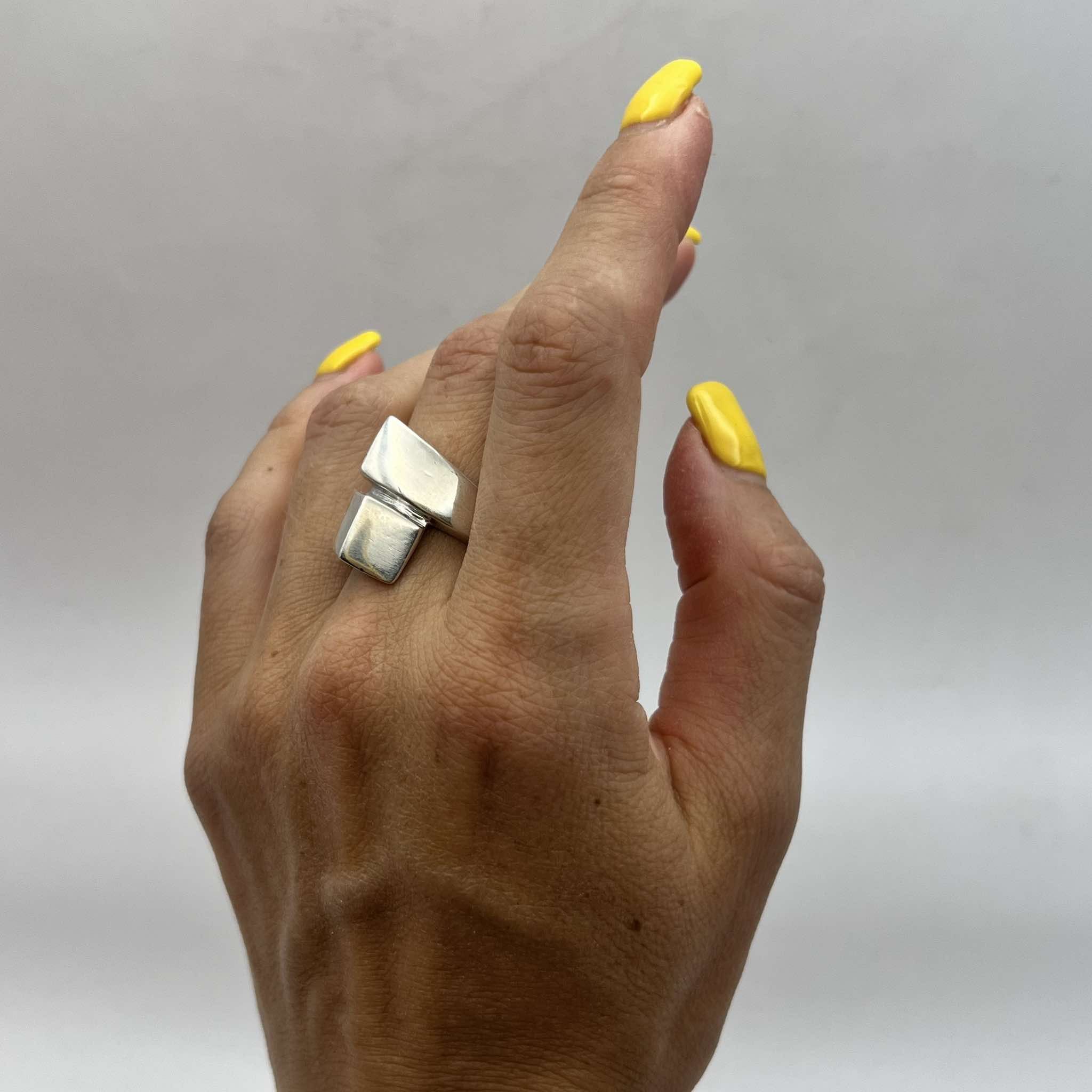 Vintage Geometric Vintage Sterling Silver 925 Ring Signed Size 8 Size ONE SIZE - 8 Thumbnail