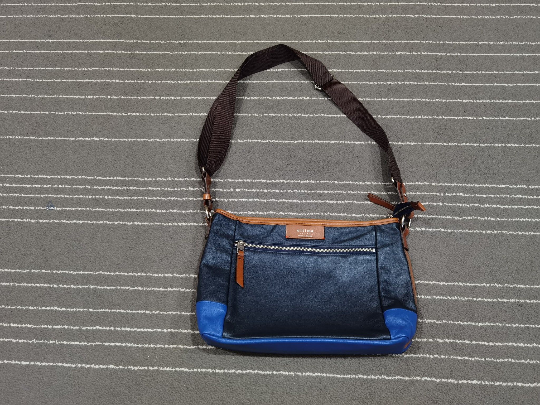Japanese Brand ultima TOKYO by Marcello Bonvini leather sling bag Size ONE SIZE - 1 Thumbnail
