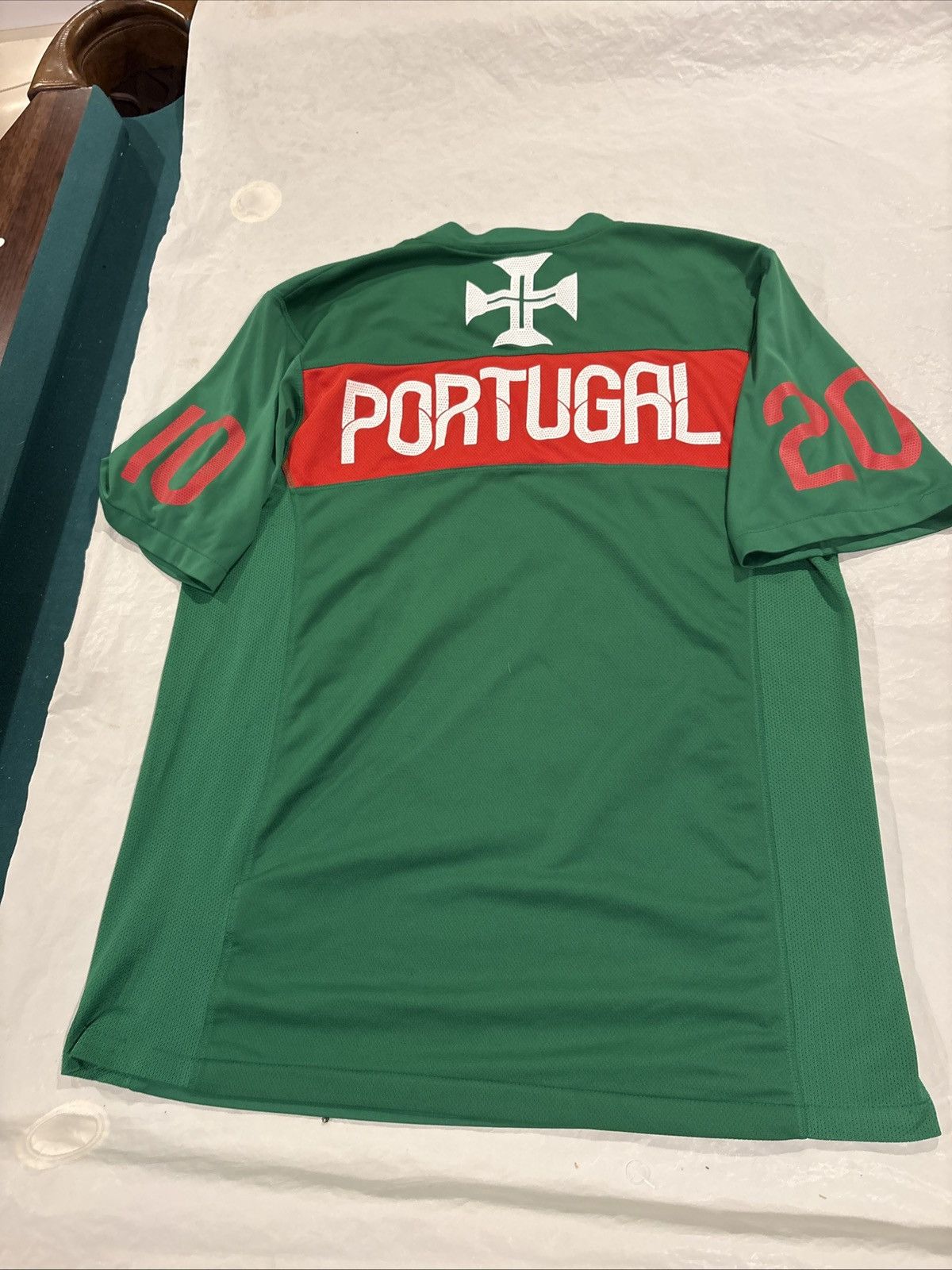 Nike 2010 Nike Portugal Large Soccer Jersey Size US L / EU 52-54 / 3 - 8 Thumbnail