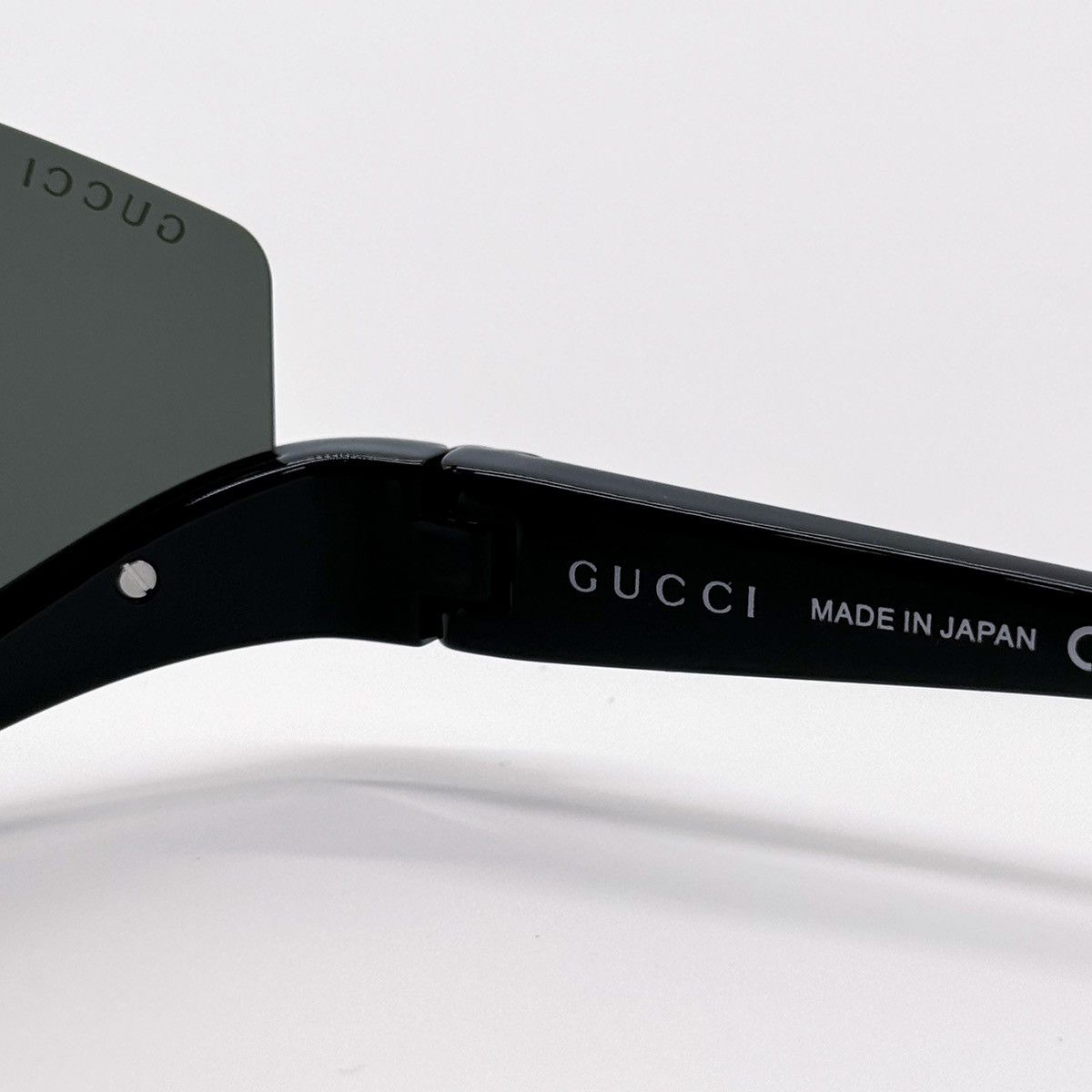 Gucci NEW GUCCI GG1650S 001 SHIELD BLACK WOMEN SUNGLASSES GUCCI Size ONE SIZE - 10 Thumbnail