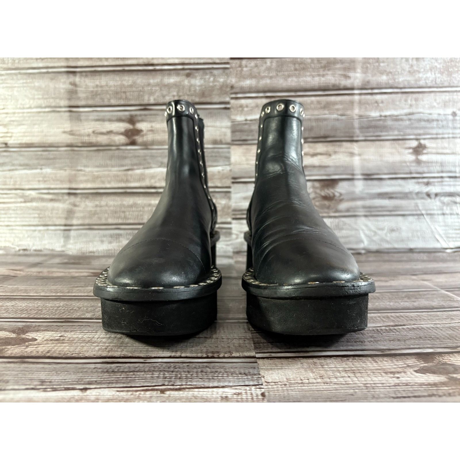 Robert Clergerie Robert Clergerie leather studded Chelsea boots size 38.5 US Size US 8.5 / IT 38.5 - 3 Thumbnail