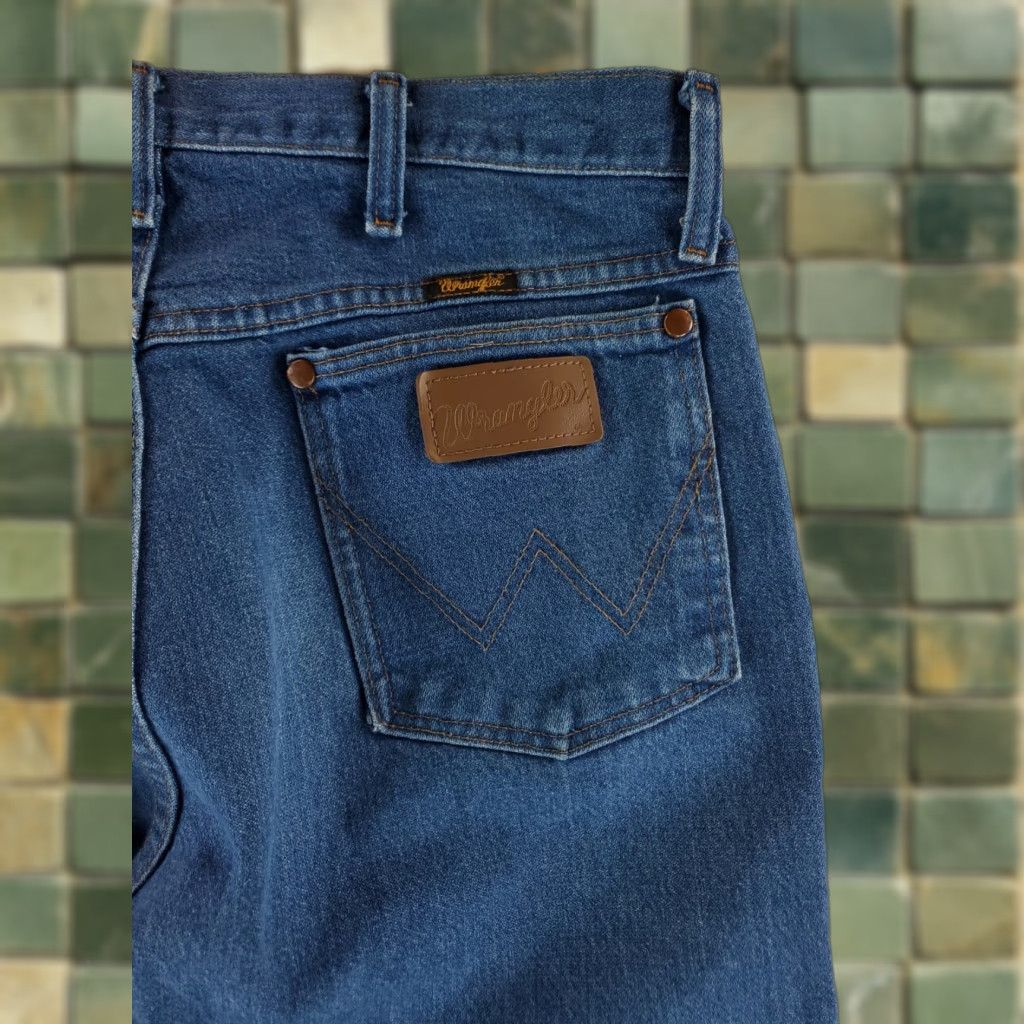 Wrangler VINTAGE Wrangler 13MWZ Jeans Blue 90s Mens 34x32 34x31 Inseam VTG Straight Mens Jeans Blue Wrangler 13MWZ 90s Size US 34 / EU 50 - 1 Thumbnail