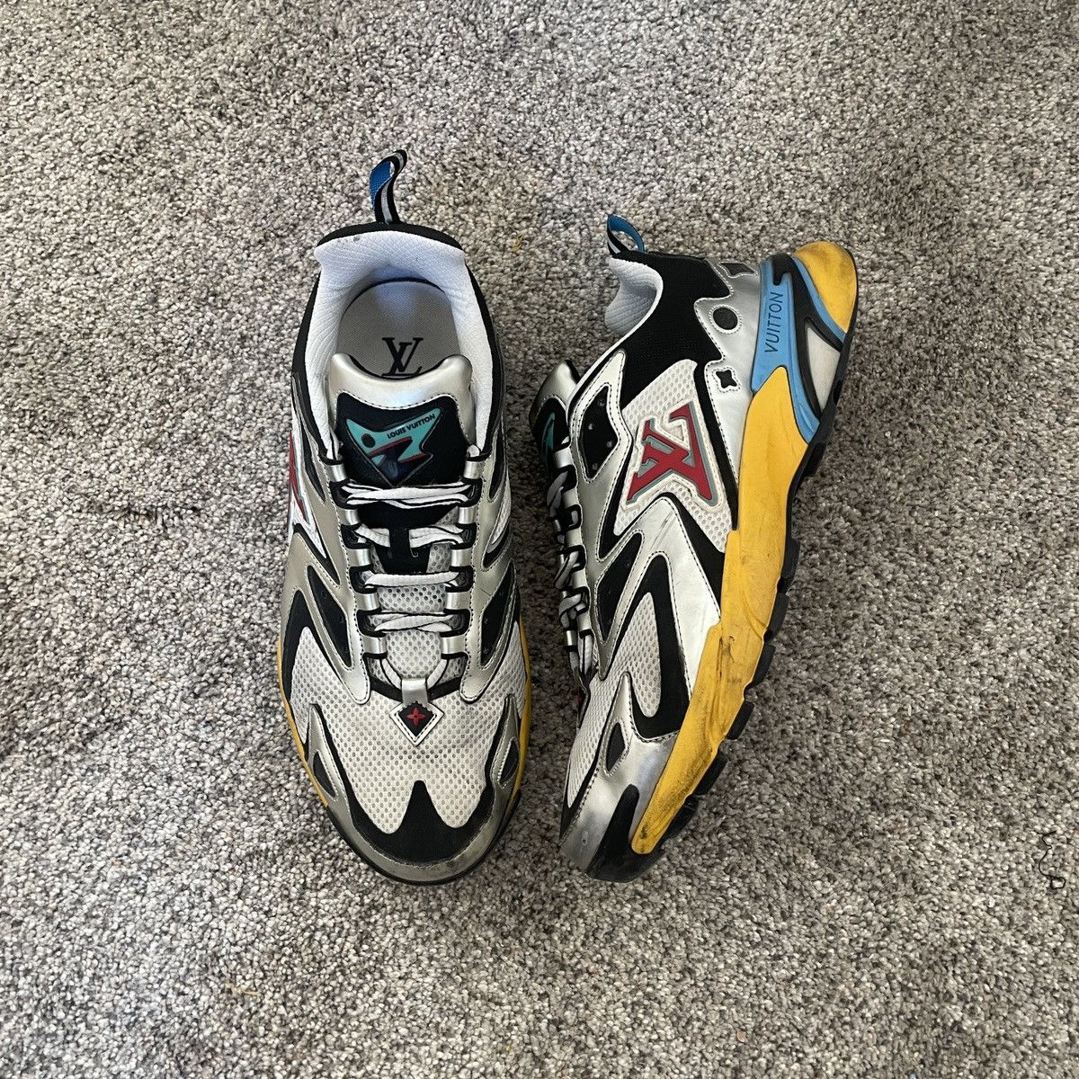 Louis Vuitton LOUIS VUITTON TATIC SNEAKER SILVER YELLOW BLACK RARE Size US 8.5 / EU 41-42 - 2 Thumbnail
