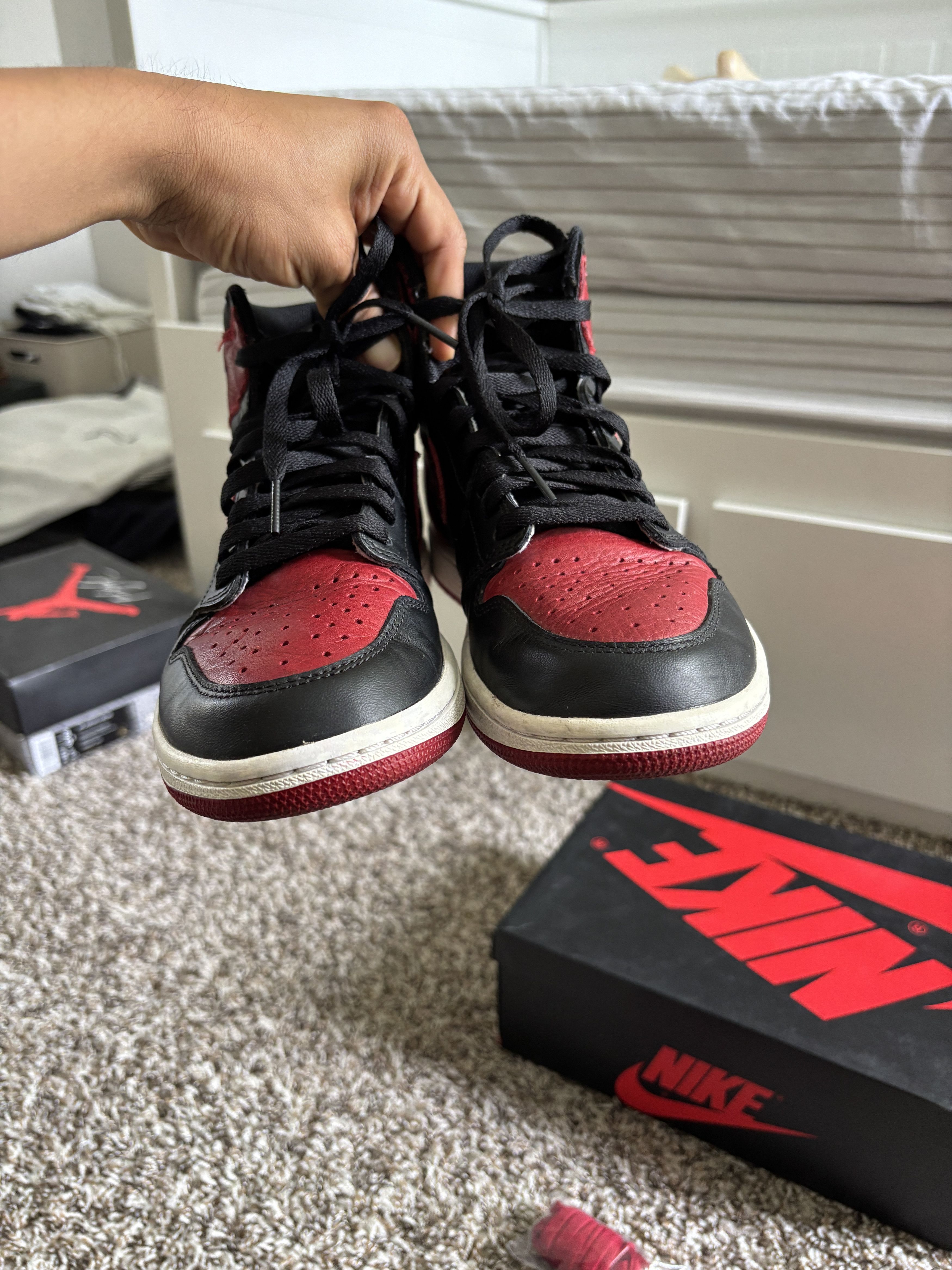 Nike Nike 2016 Air Jordan 1 Retro High OG 'Banned' 2016 Size 8 Size US 8 / EU 41 - 14 Thumbnail