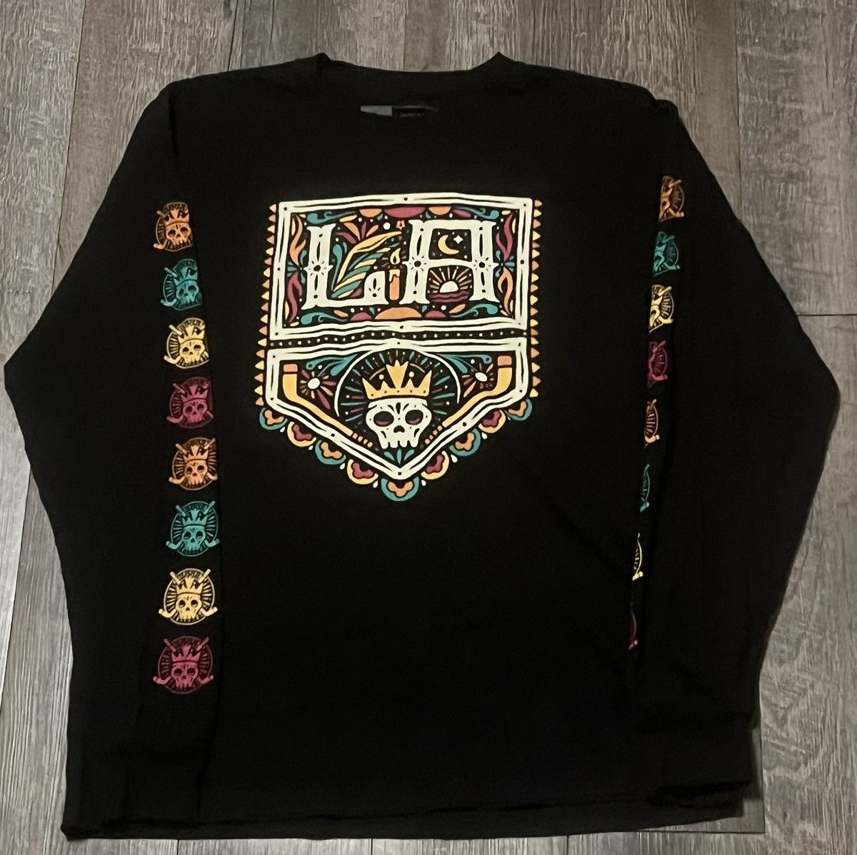 NHL LA Kings Violent Día de Muertos Long Sleeve Shirt Size Large Size US L / EU 52-54 / 3 - 1 Thumbnail