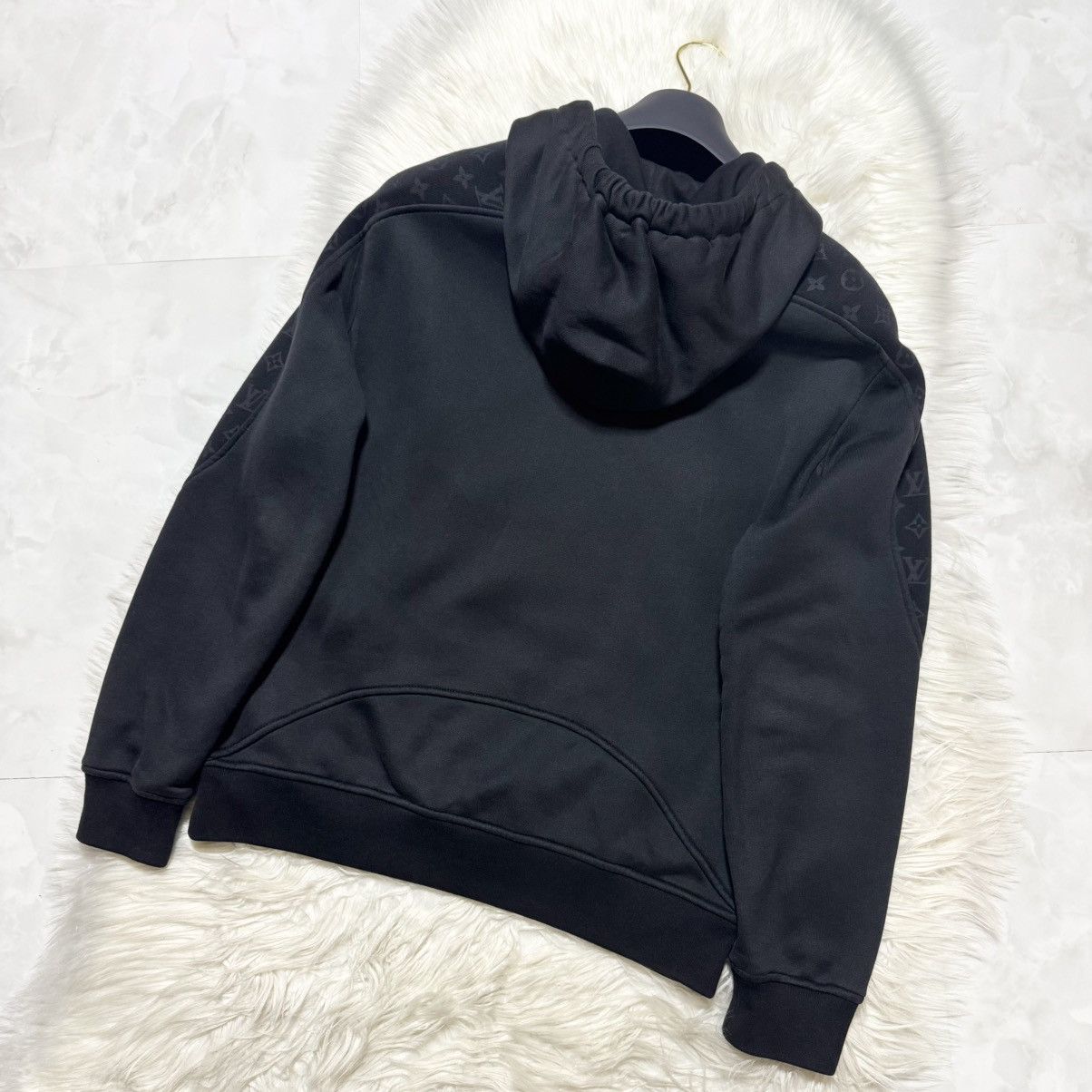 Louis Vuitton Authentic Louis Vuitton Circle Monogram Hoodie Pullover Size US S / EU 44-46 / 1 - 8 Thumbnail