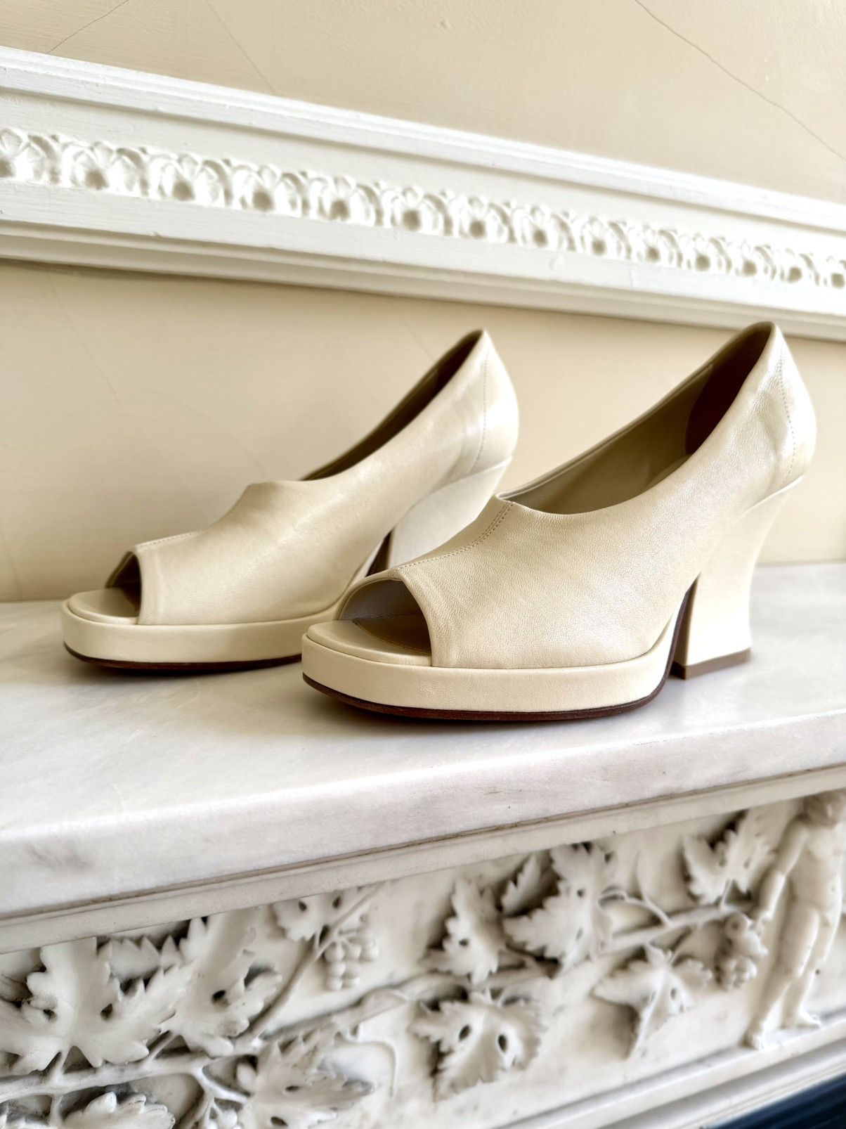 Bottega Veneta Bottega Veneta Lambskin Leather Pumps Size US 7 / IT 37 - 1 Thumbnail