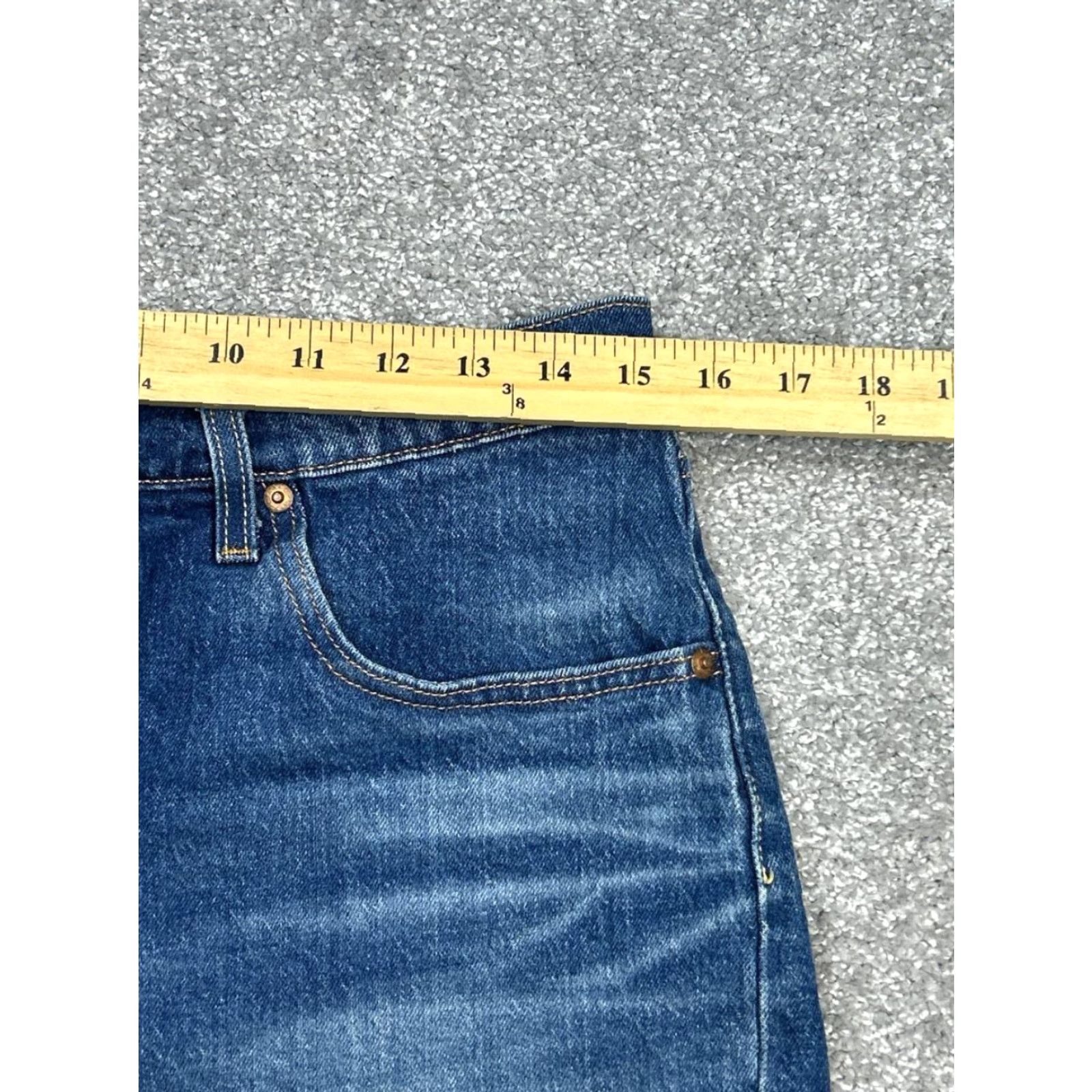 Levi's Levis 501 Shorts Womens 31 Blue Cut Off Denim Logo Stretch High Rise Raw Hem Jeans Shorts Ladies 31 Blue Levi's 501 Denim Short Cut-Off High Rise Logo Size 24" / US 00 / IT 34 - 6 Thumbnail