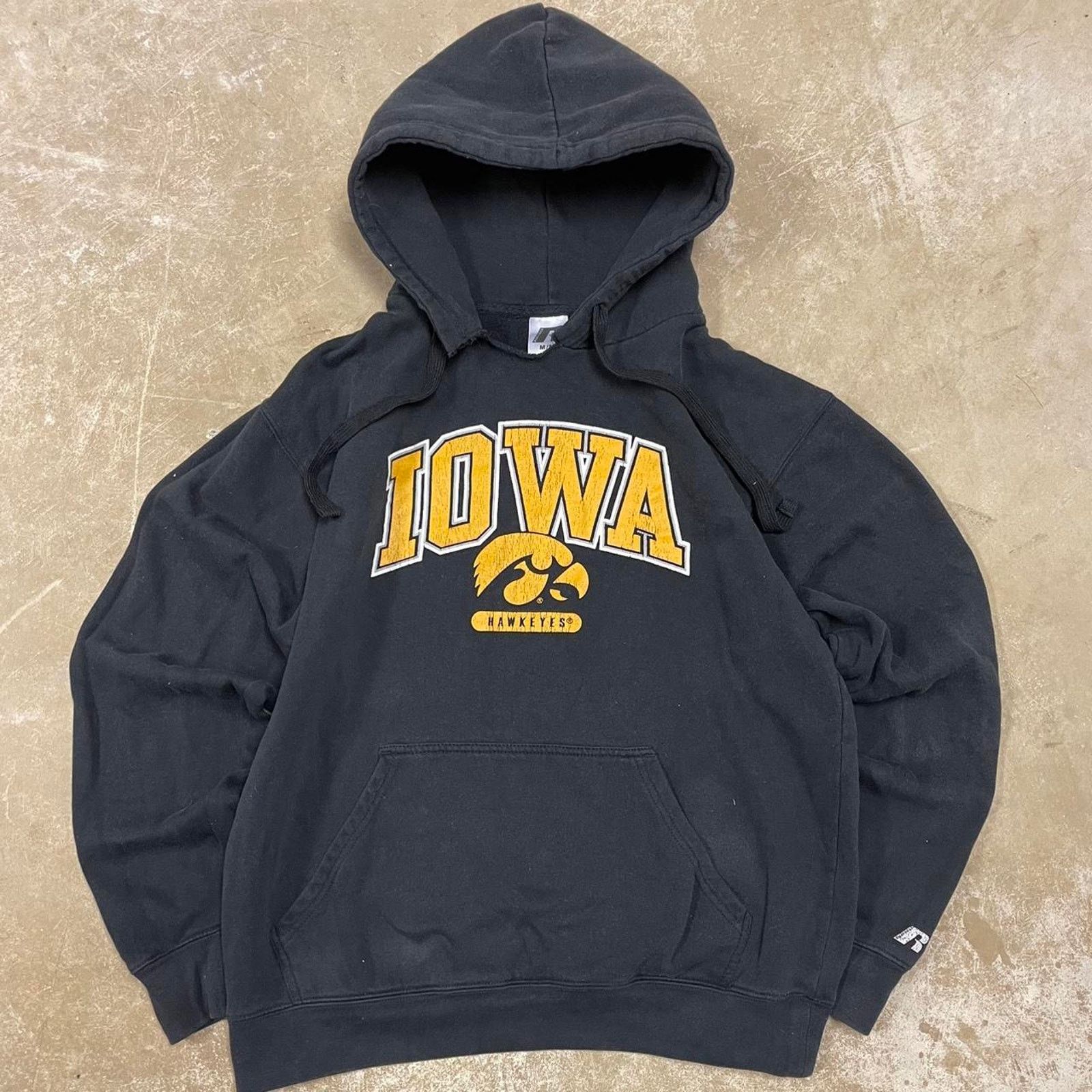 Russell Athletic Black Iowa Hawkeyes hoodie size medium Size US M / EU 48-50 / 2 - 1 Thumbnail
