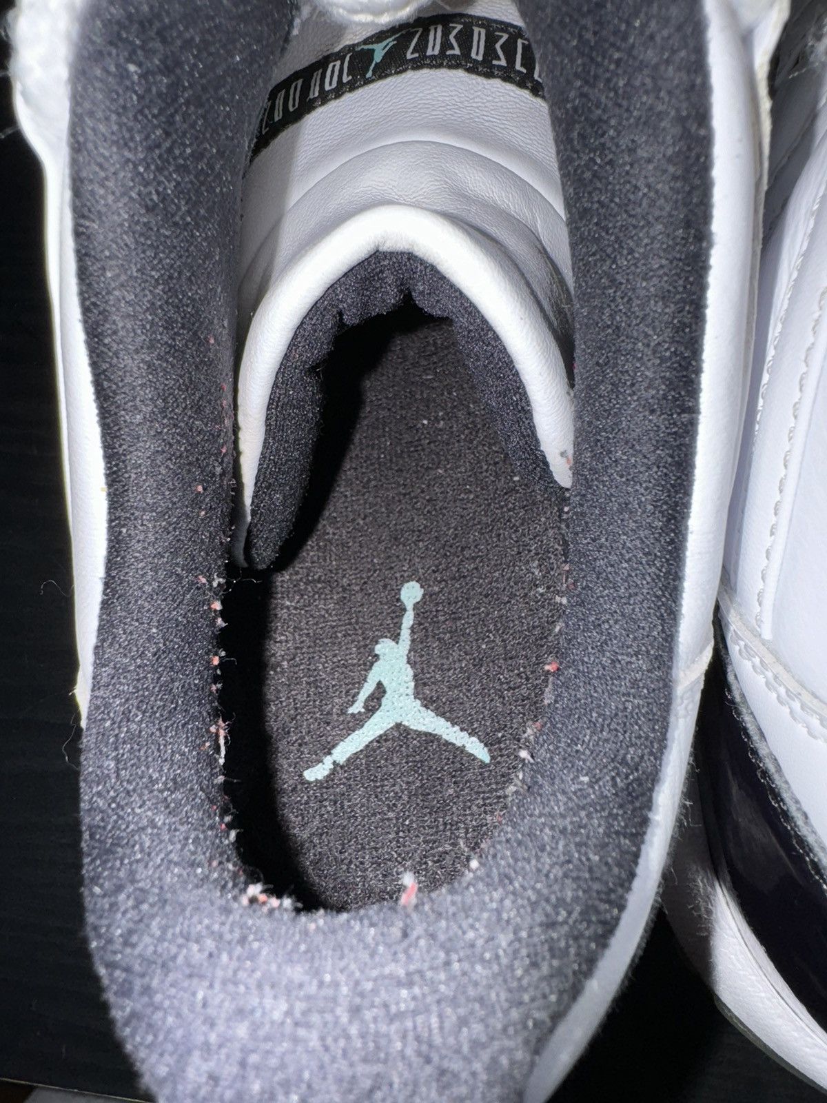 Jordan Brand Nike Air Jordan 11 Retro Low Emerald Easter 2018 Size US 10.5 / EU 43-44 - 7 Thumbnail