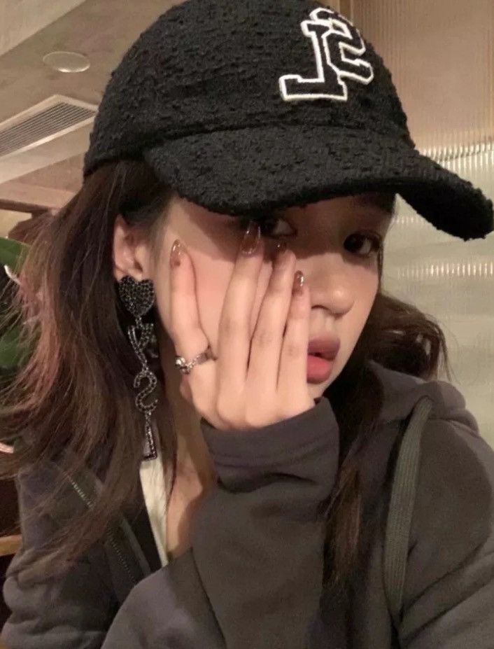 Saint Laurent Paris × Yves Saint Laurent Saint Laurent big logo tweed baseball cap2410-Nextarrow Size ONE SIZE - 6 Thumbnail