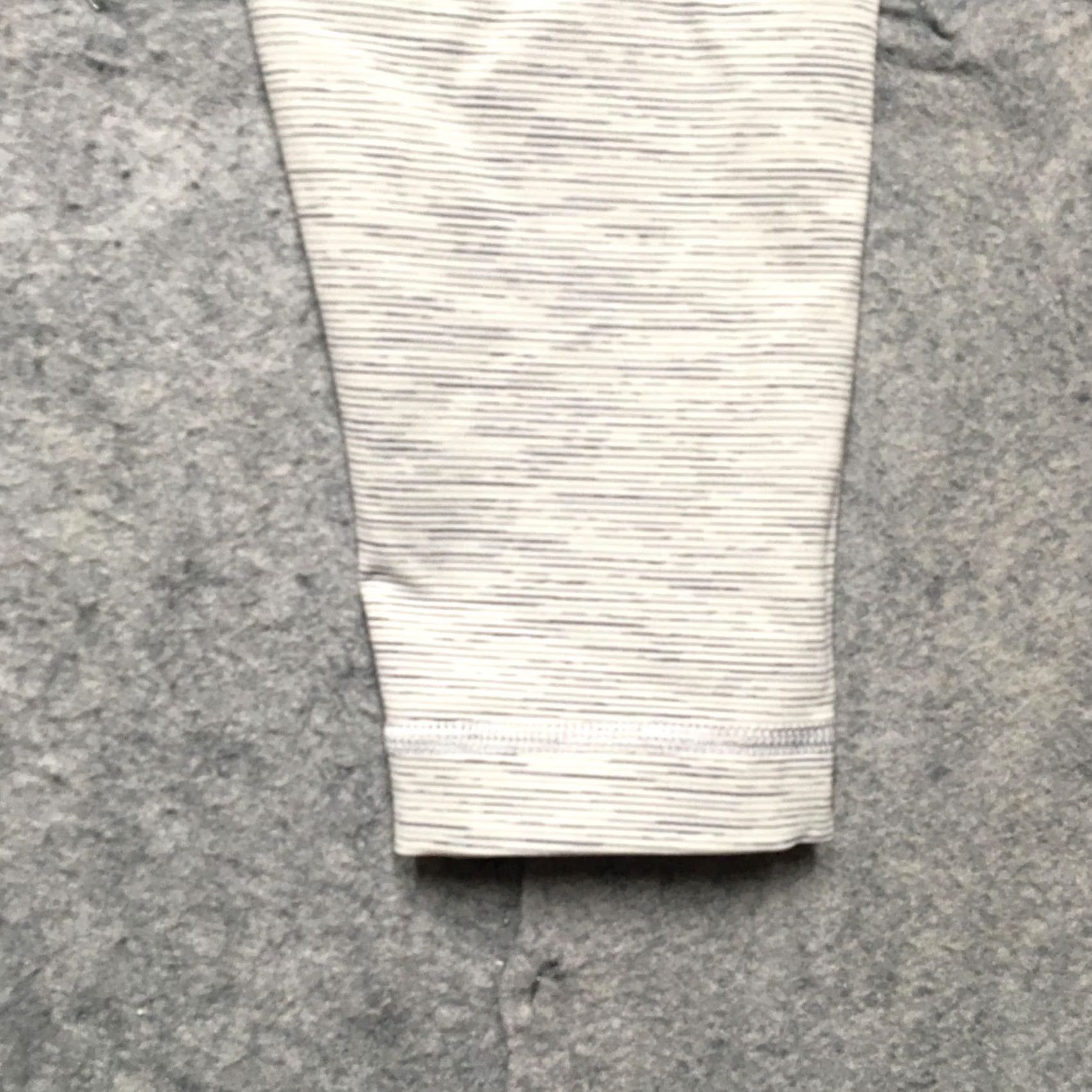 Lululemon Lululemon Align Pant Leggings Womens 8 Gray Striped High Rise Ankle Yoga Stretch Size 30" / US 8 / IT 44 - 5 Thumbnail