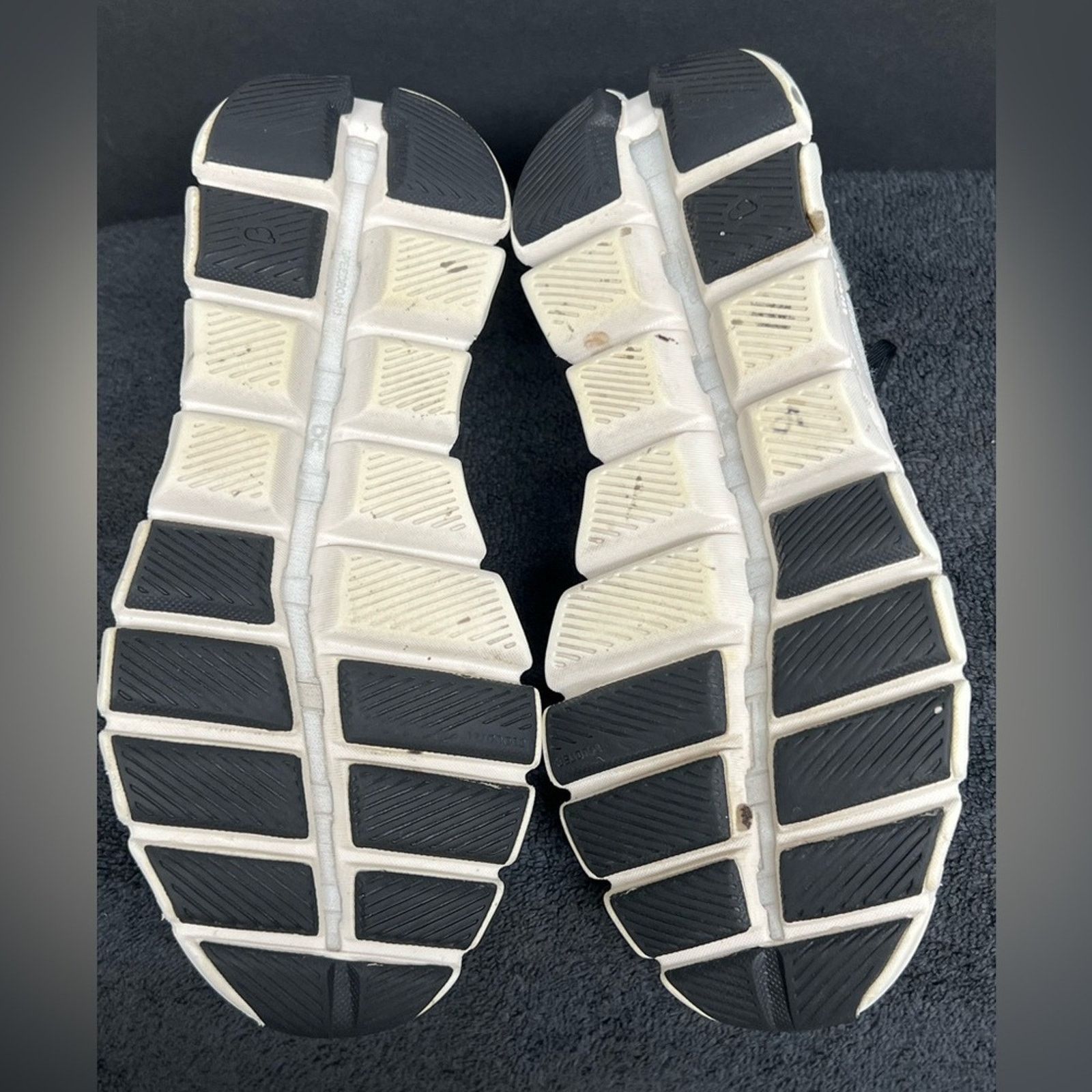 On On Cloud X Womens Running Shoes White/Black SIZE 6.5 EUC Size US 6.5 / IT 36.5 - 9 Thumbnail
