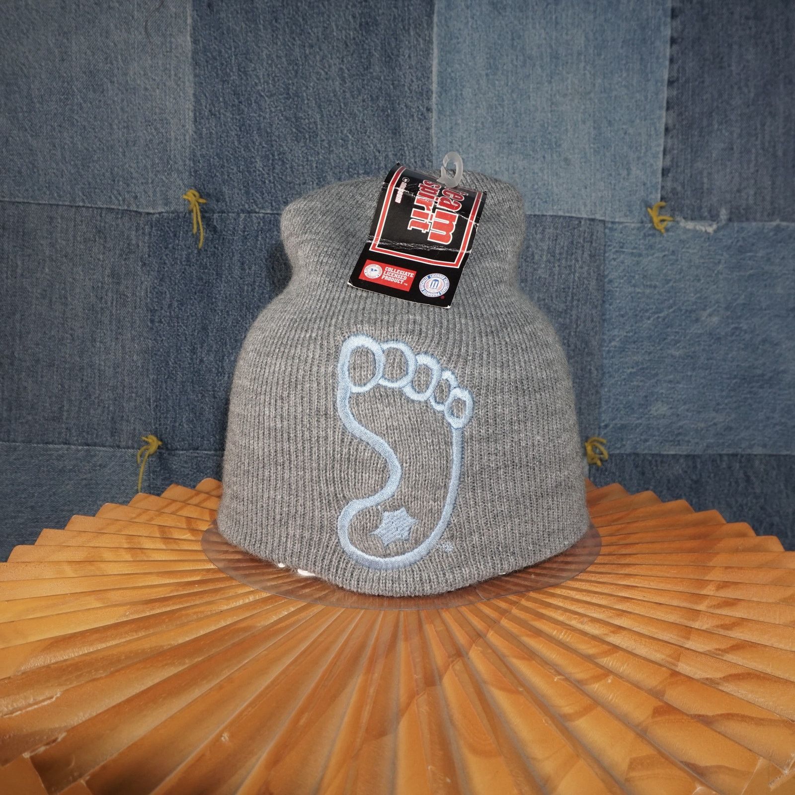 Colosseum Athletics OSFA- Vintage / Y2K 00s Grey North Carolina Tar Heels Beanie Size ONE SIZE - 1 Thumbnail