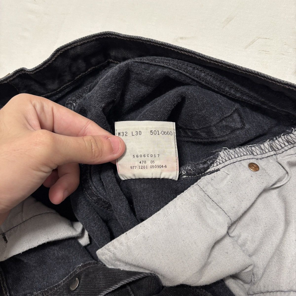 Levi's VTG 90s Levi’s 501 Straight Leg Button Fly Black Jeans 30x30 Size US 30 / EU 46 - 7 Thumbnail