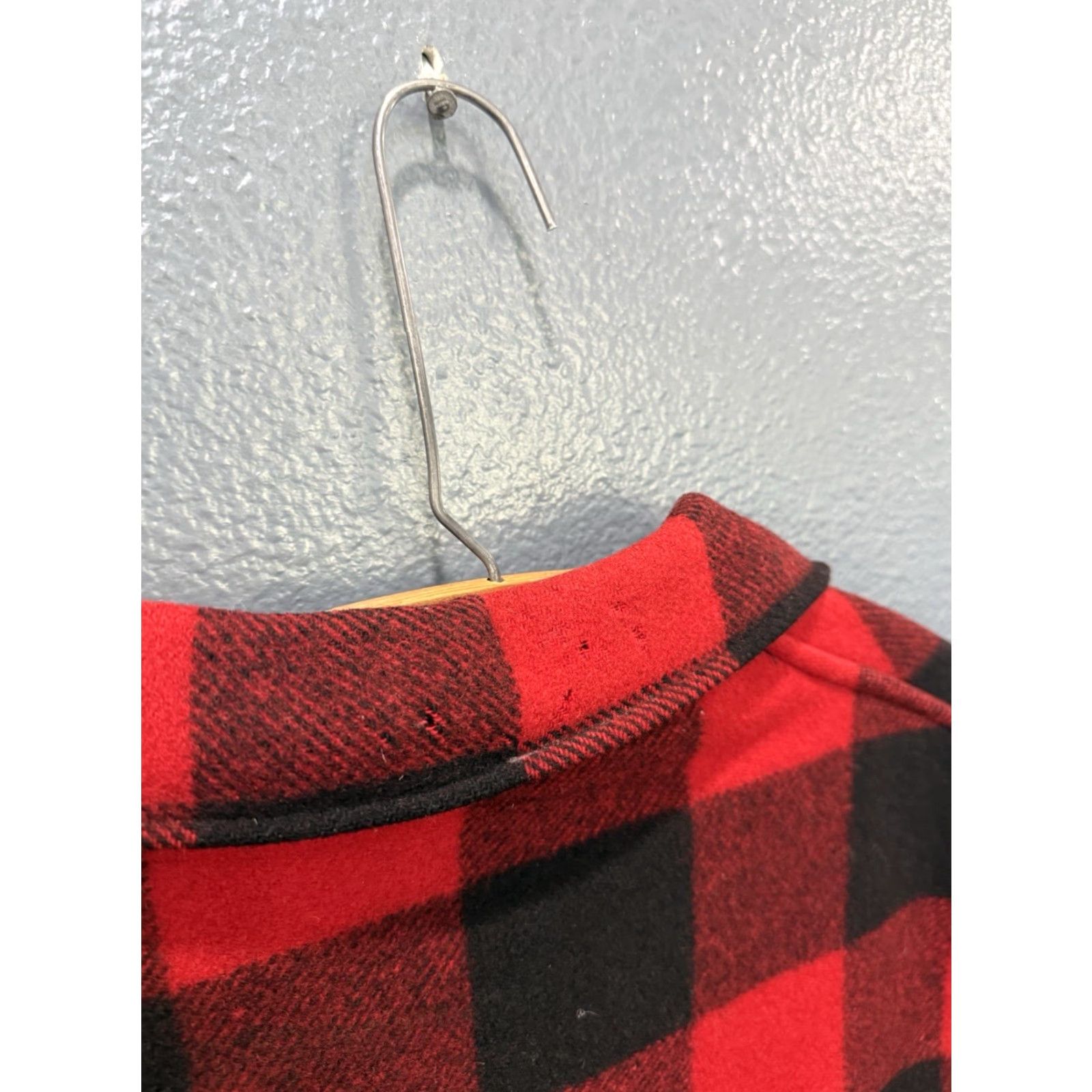 Pendleton VINTAGE Pendleton Wool Plaid Mackinaw Cruiser Hunting Jacket Medium Mens Red 70s Flawed Size US M / EU 48-50 / 2 - 8 Thumbnail