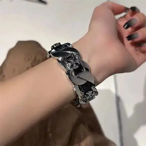 Designer Street y2k hip hop punk rock metal bracelet Size ONE SIZE - 2 Thumbnail
